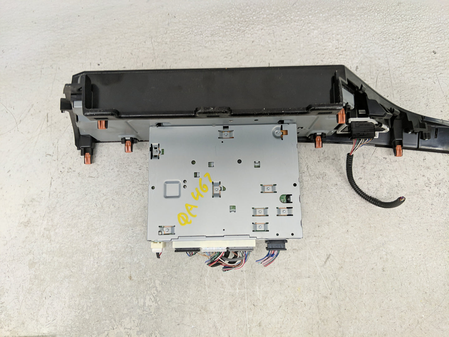 2019-2020 Toyota Camry Radio AM FM Cd Player Receiver Replacement P/N:86140-06410 Fits Fits 2019 2020 OEM Used Auto Parts - 