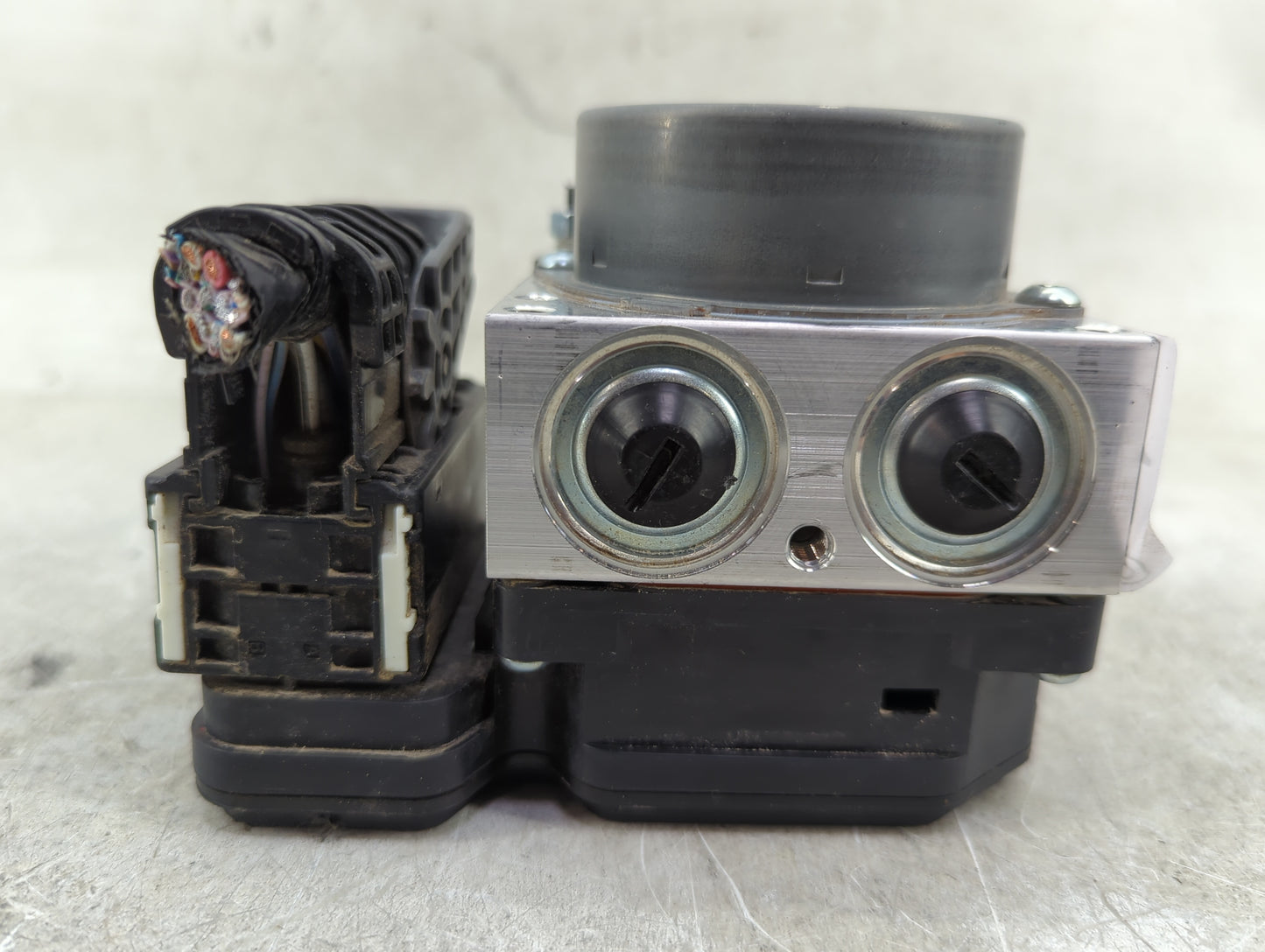 2019-2022 Toyota Camry ABS Pump Control Module Replacement P/N:44510-33180 89541-33580, 113040-41370 Fits Fits 2019 2020 202