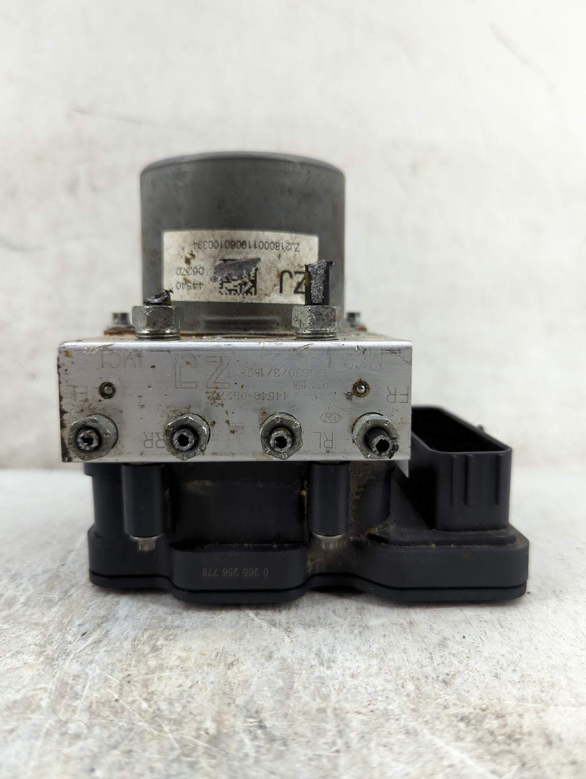 2018-2020 Toyota Camry Anti-Lock Brake ABS Pump Module Actuator OEM P/N:44540-06220 44510-06340 Fits Fits 2018 2019 2020 OEM