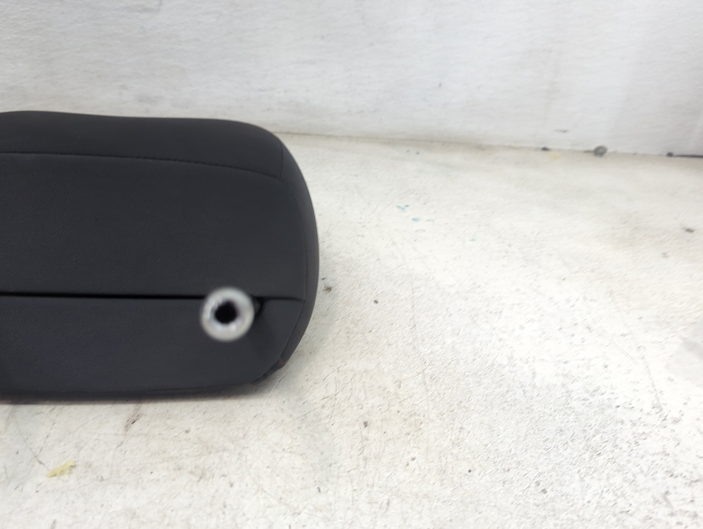 2019 Toyota Camry Headrest Head Rest Front Driver Seat Black 1472495 - Oemusedautoparts1.com