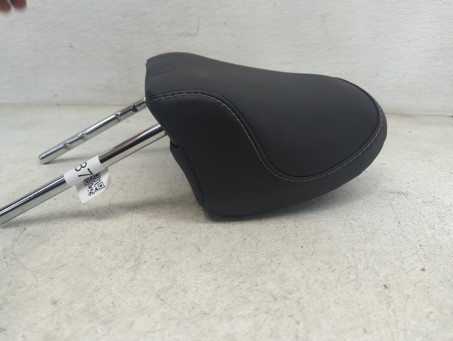 2019 Toyota Camry Headrest Head Rest Front Driver Seat Black - Oemusedautoparts1.com