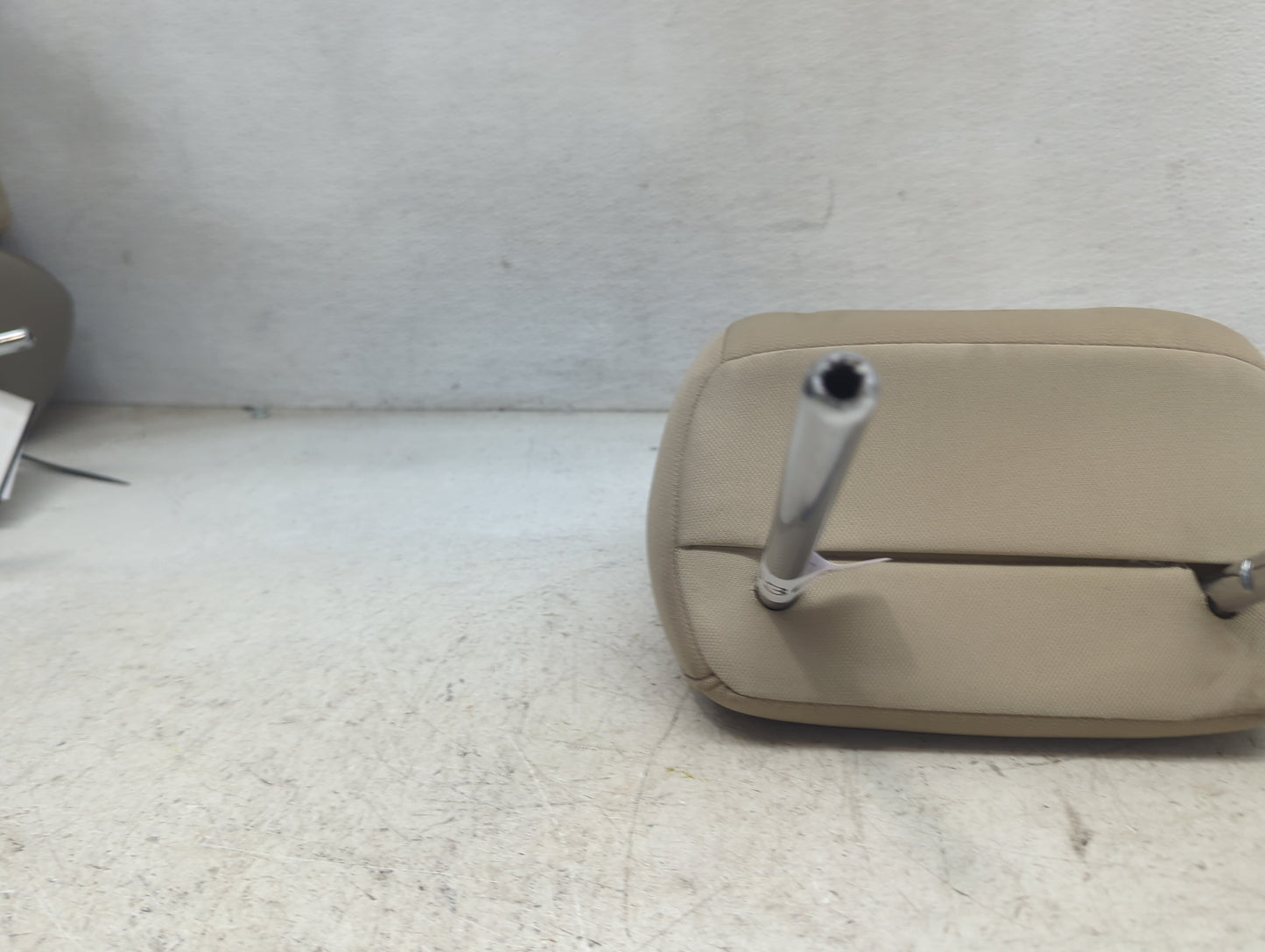 2019 Toyota Camry Headrest Head Rest Front Driver Seat Tan - Oemusedautoparts1.com