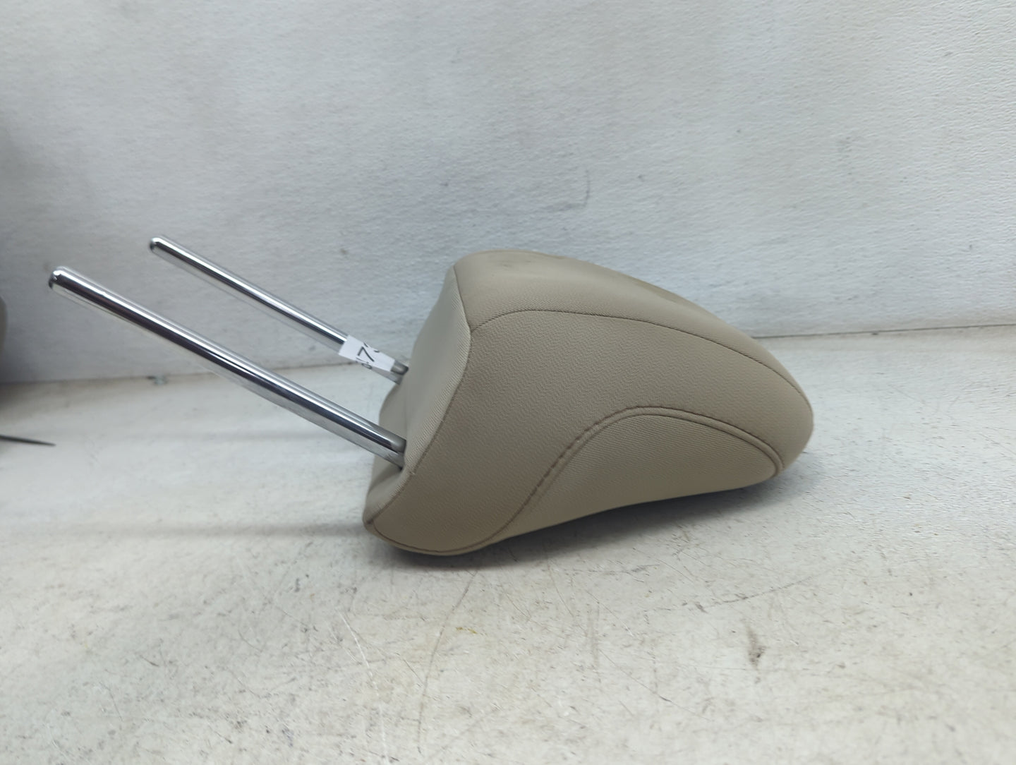2019 Toyota Camry Headrest Head Rest Front Driver Seat Tan - Oemusedautoparts1.com