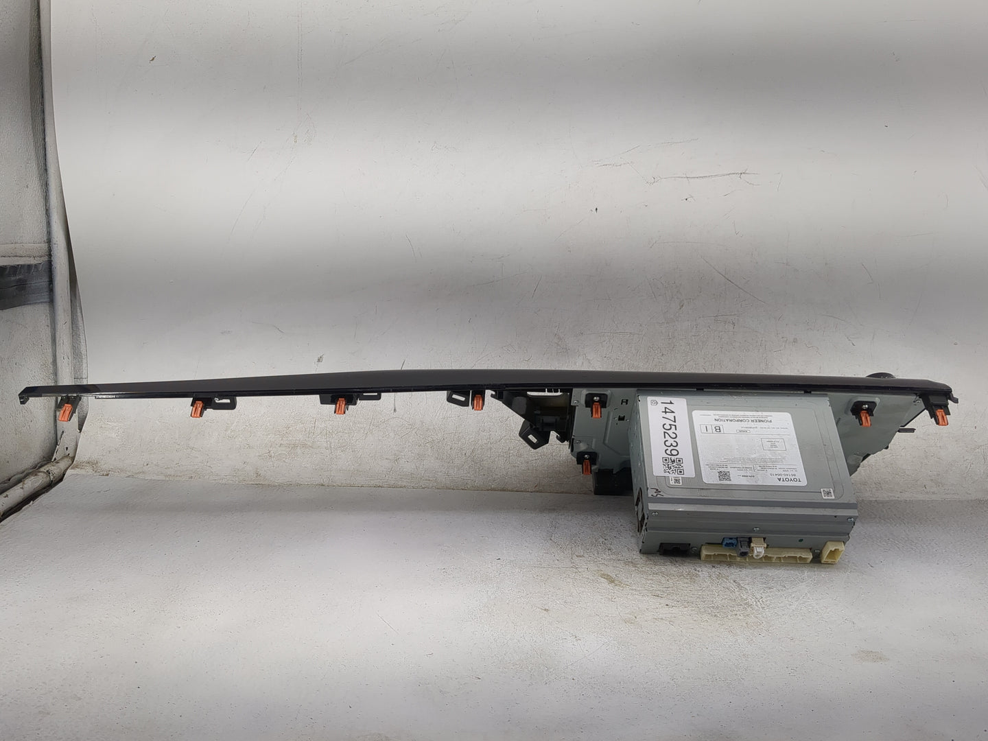 2019-2020 Toyota Camry Radio AM FM Cd Player Receiver Replacement P/N:86140-06410 AVH-9988 Fits Fits 2019 2020 OEM Used Auto