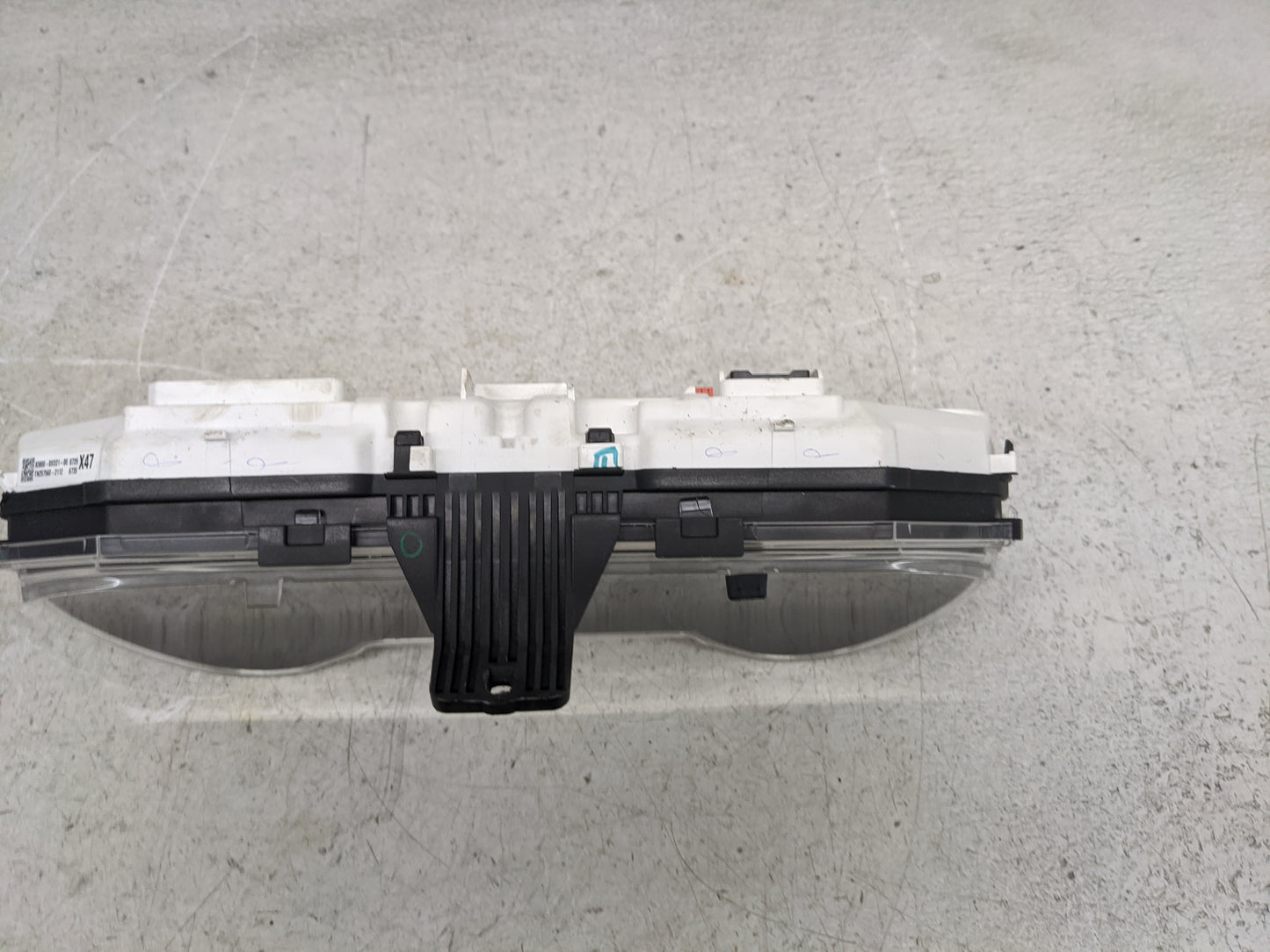 2019 Toyota Camry Instrument Cluster Speedometer Gauges P/N: Miles: Fits OEM Used Auto Parts - Oemusedautoparts1.com
