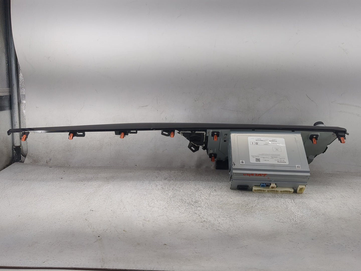 2019 Toyota Camry Information Display Screen Black - Oemusedautoparts1.com