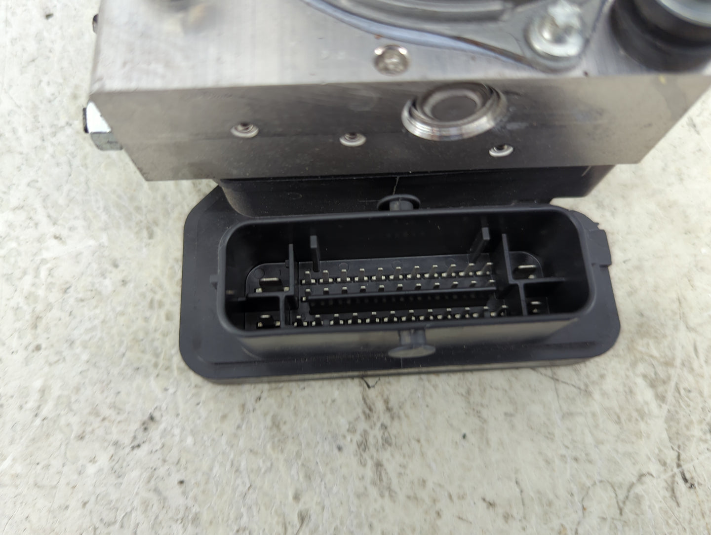 2018-2020 Toyota Camry ABS Pump Control Module Replacement P/N:0265256707 44540, 06290 Fits Fits 2018 2019 2020 OEM Used Aut
