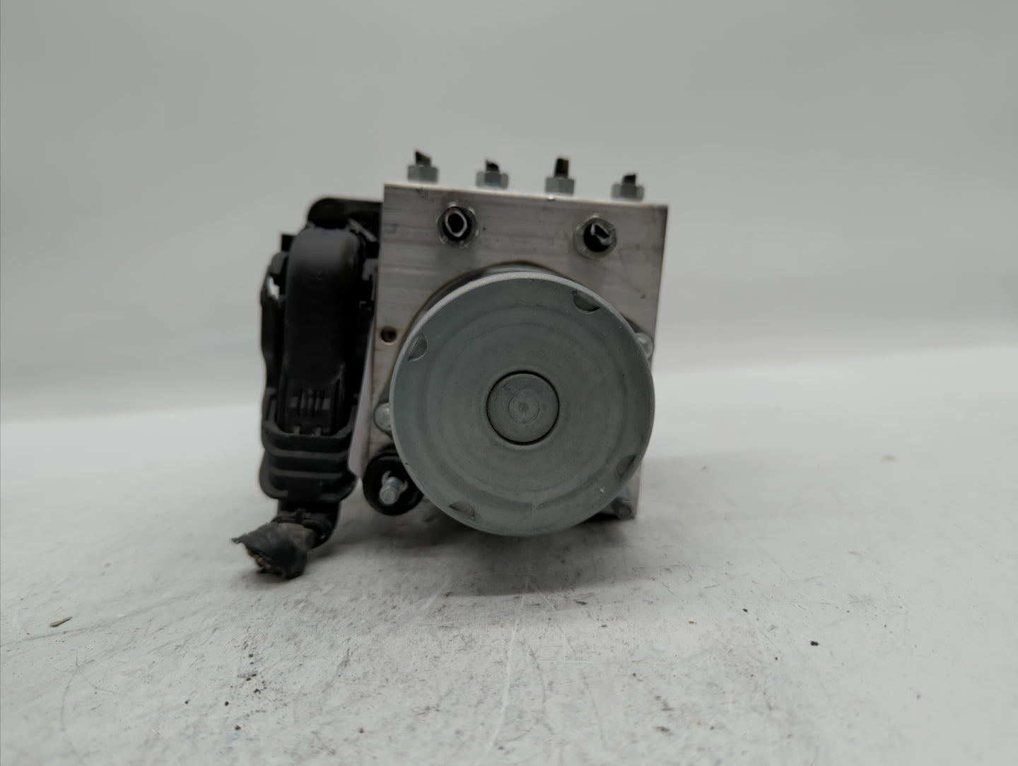 2018 Toyota Camry ABS Pump Control Module Replacement P/N:44540-06290 44540 06290 Fits OEM Used Auto Parts - Oemusedautopart