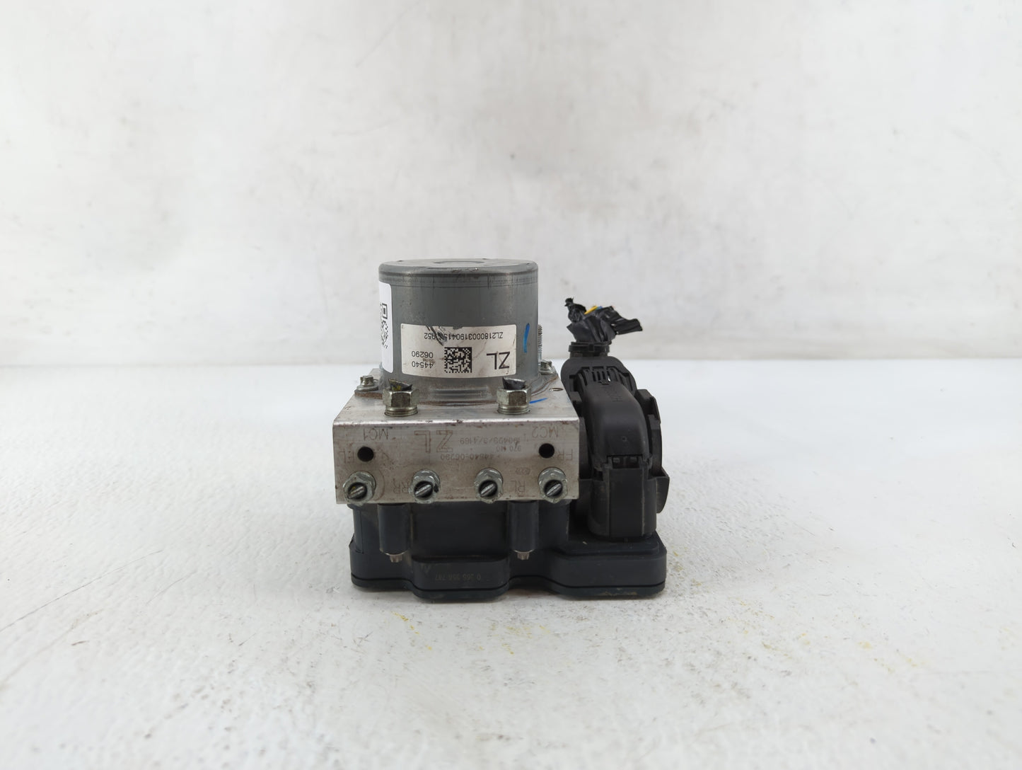 2018 Toyota Camry ABS Pump Control Module Replacement P/N:44540-06290 Fits OEM Used Auto Parts - Oemusedautoparts1.com