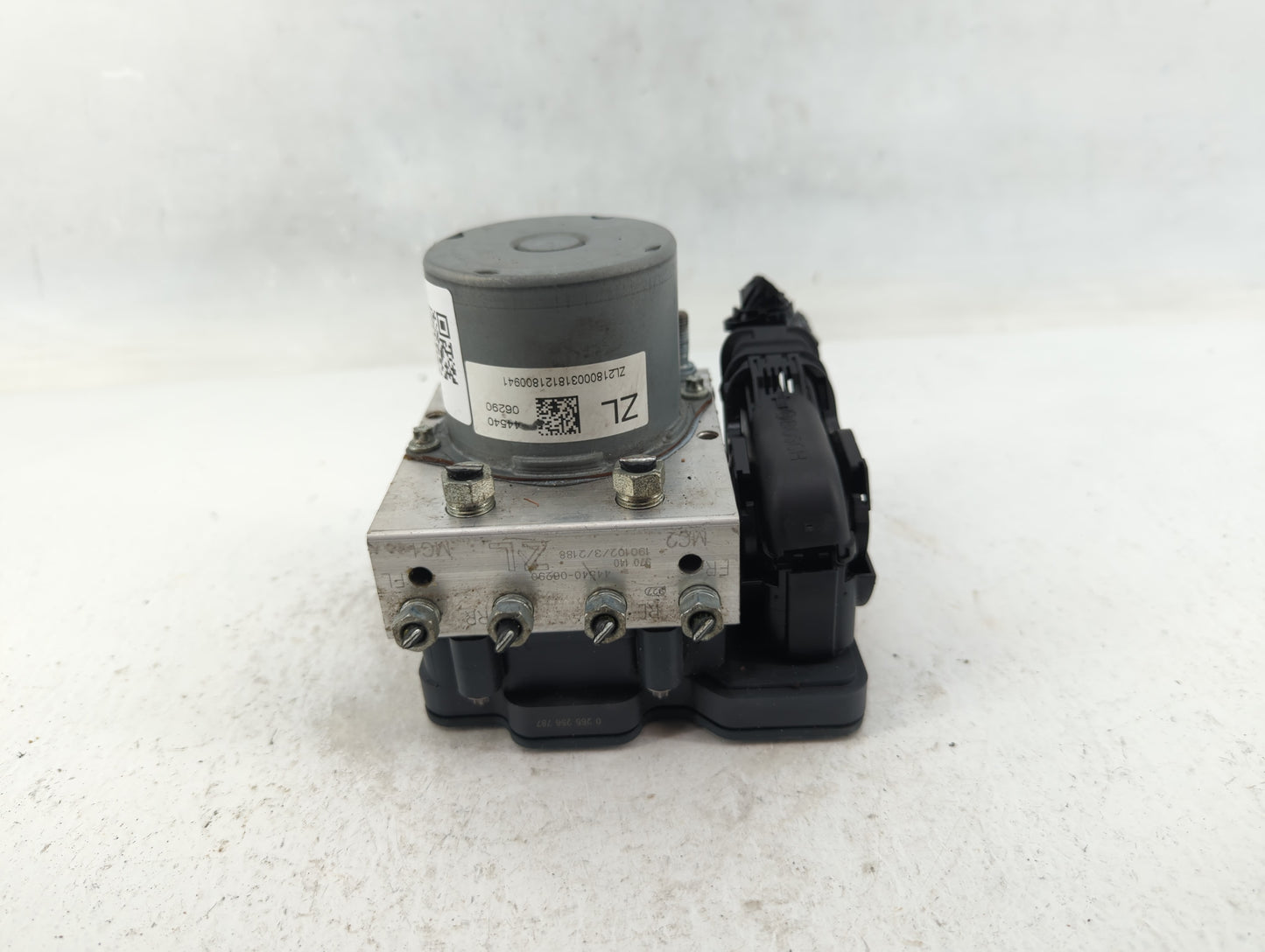 2018-2020 Toyota Camry ABS Pump Control Module Replacement P/N:44540-06290 Fits Fits 2018 2019 2020 OEM Used Auto Parts - Oe