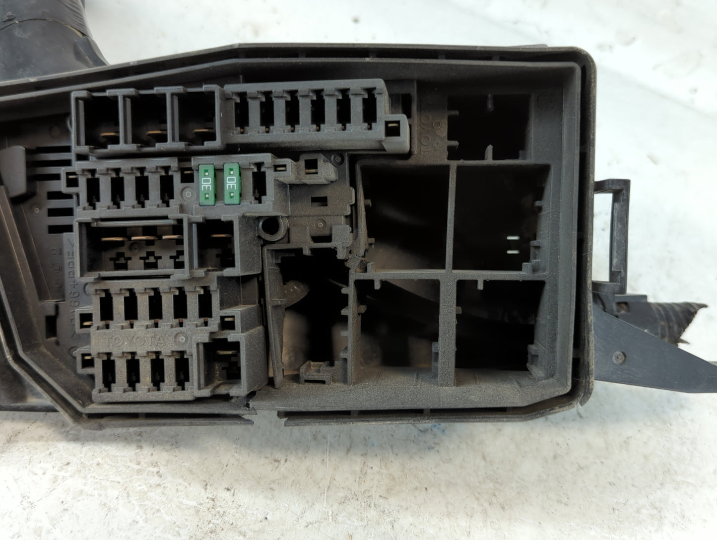 2018-2022 Toyota Camry Fusebox Fuse Box Panel Relay Module P/N:82662 06780 Fits Fits 2018 2019 2020 2021 2022 OEM Used Auto 