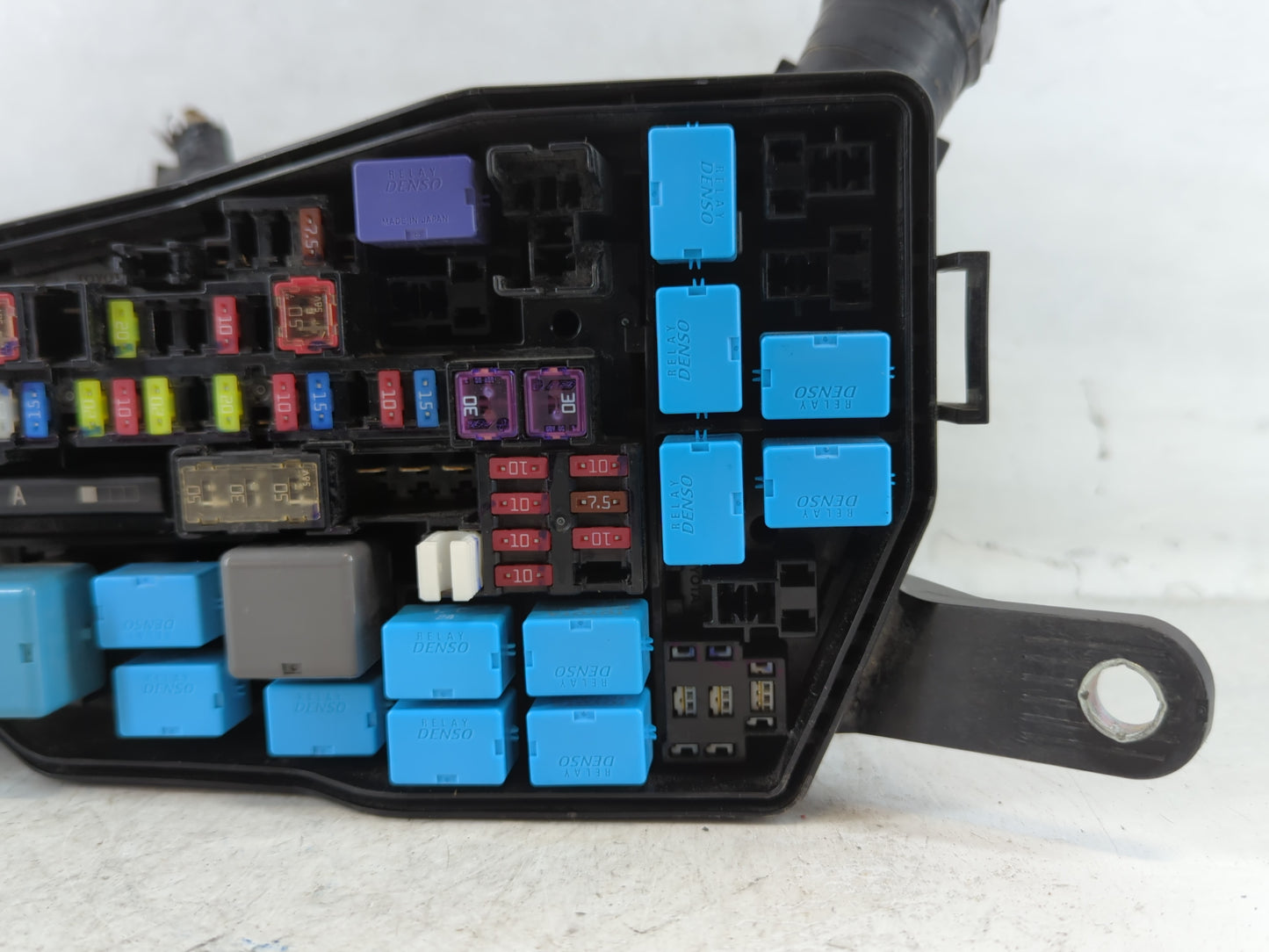 2018-2022 Toyota Camry Fusebox Fuse Box Panel Relay Module P/N:82620-33130 Fits Fits 2018 2019 2020 2021 2022 OEM Used Auto 