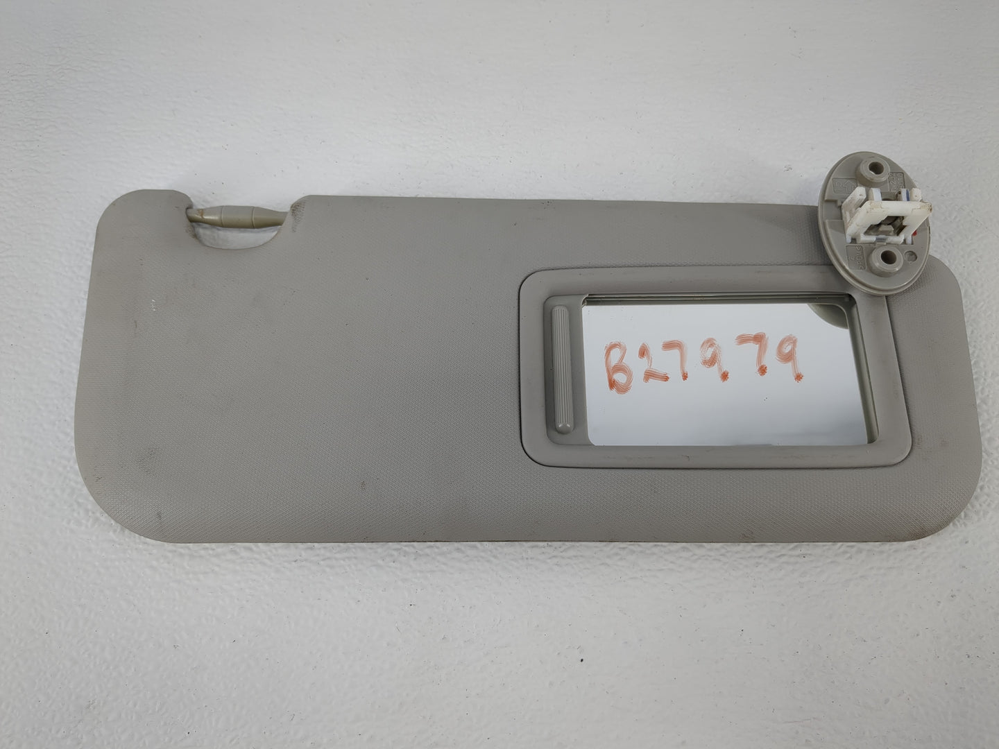 2017-2019 Toyota Corolla Sun Visor Shade Replacement Passenger Right Mirror Fits Fits 2017 2018 2019 OEM Used Auto Parts - O