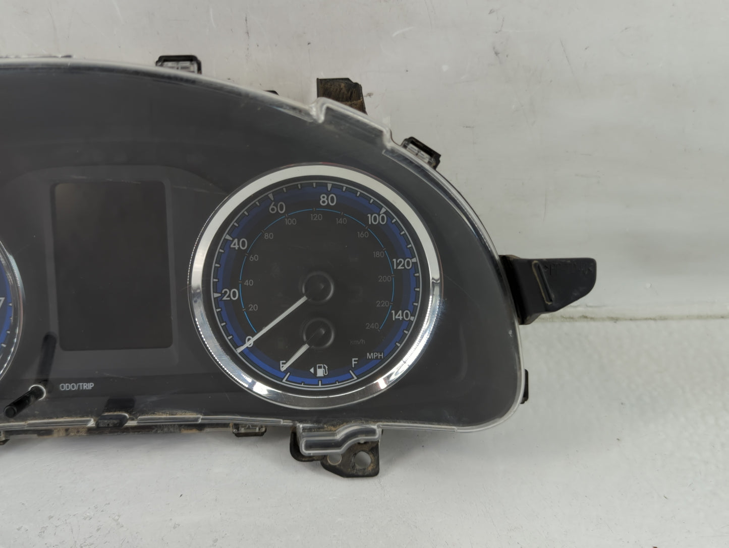 2018-2019 Toyota Corolla Instrument Cluster Speedometer Gauges P/N:TN157580-9380 83800-F2U80-00 Fits Fits 2018 2019 OEM Used