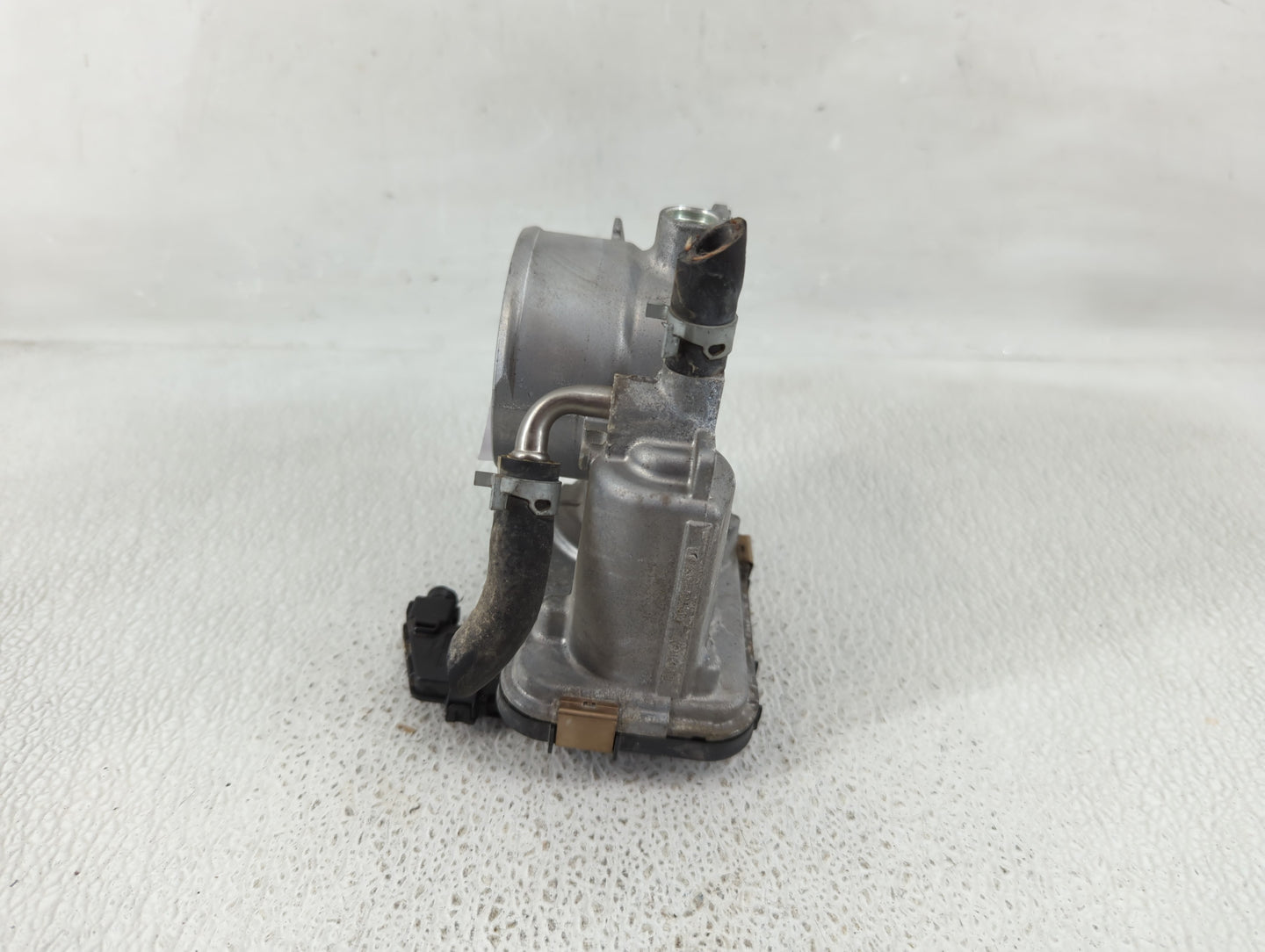 2019-2022 Toyota Corolla Throttle Body P/N:22030-24010 22030-37040 Fits Fits 2019 2020 2021 2022 OEM Used Auto Parts - Oemus