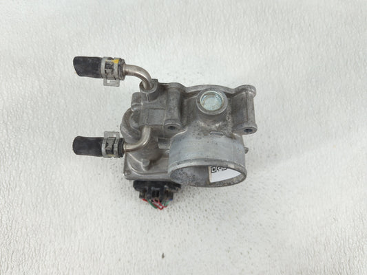 2020-2022 Toyota Corolla Throttle Body P/N:22030-0T130 22030-37040 Fits Fits 2013 2014 2018 2019 2020 2021 2022 OEM Used Auto Parts