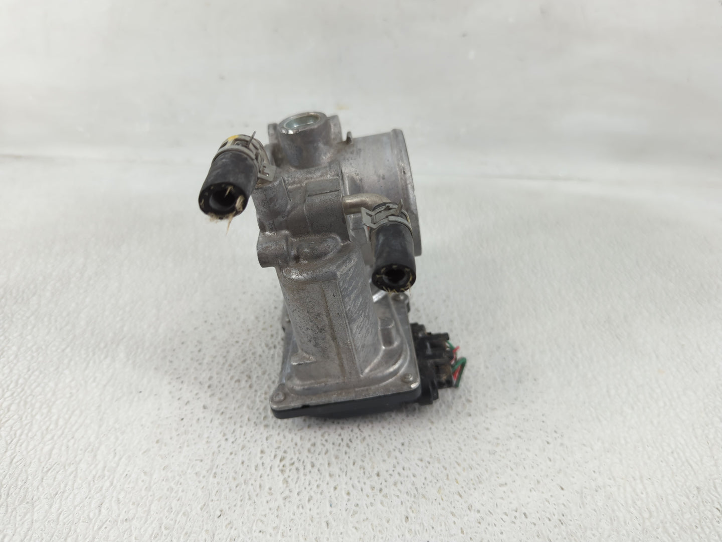 2020-2022 Toyota Corolla Throttle Body P/N:22030-0T130 22030-37040 Fits Fits 2013 2014 2018 2019 2020 2021 2022 OEM Used Aut