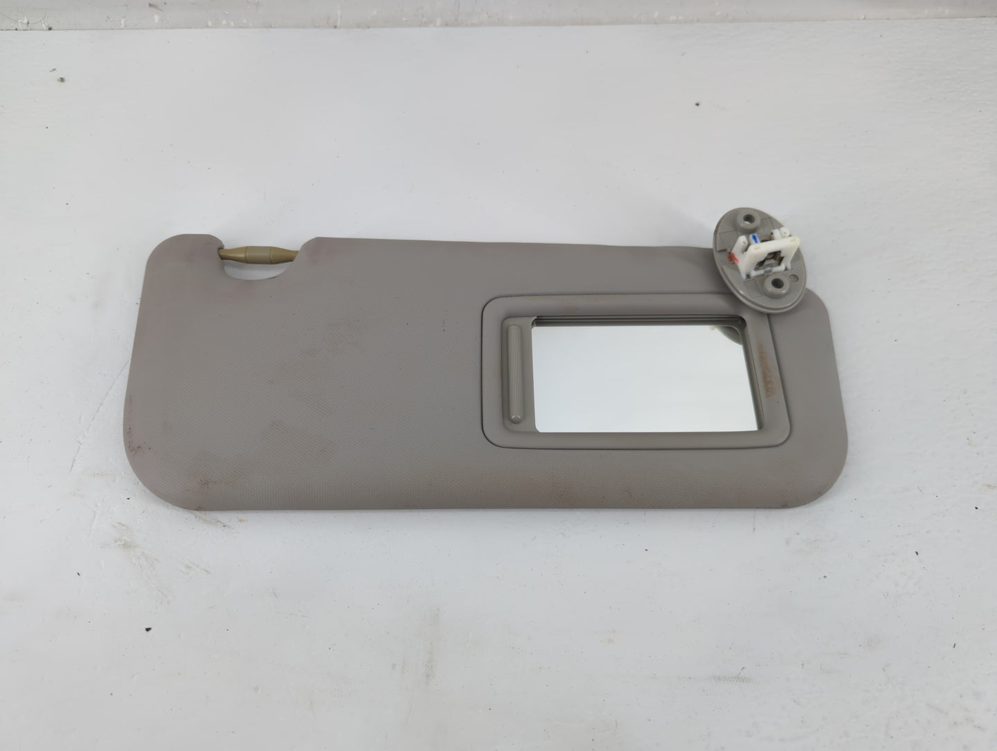 2017-2019 Toyota Corolla Sun Visor Shade Replacement Passenger Right Mirror Fits Fits 2017 2018 2019 OEM Used Auto Parts - O