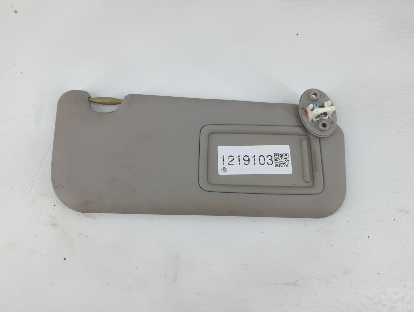 2017-2019 Toyota Corolla Sun Visor Shade Replacement Passenger Right Mirror Fits Fits 2017 2018 2019 OEM Used Auto Parts - O