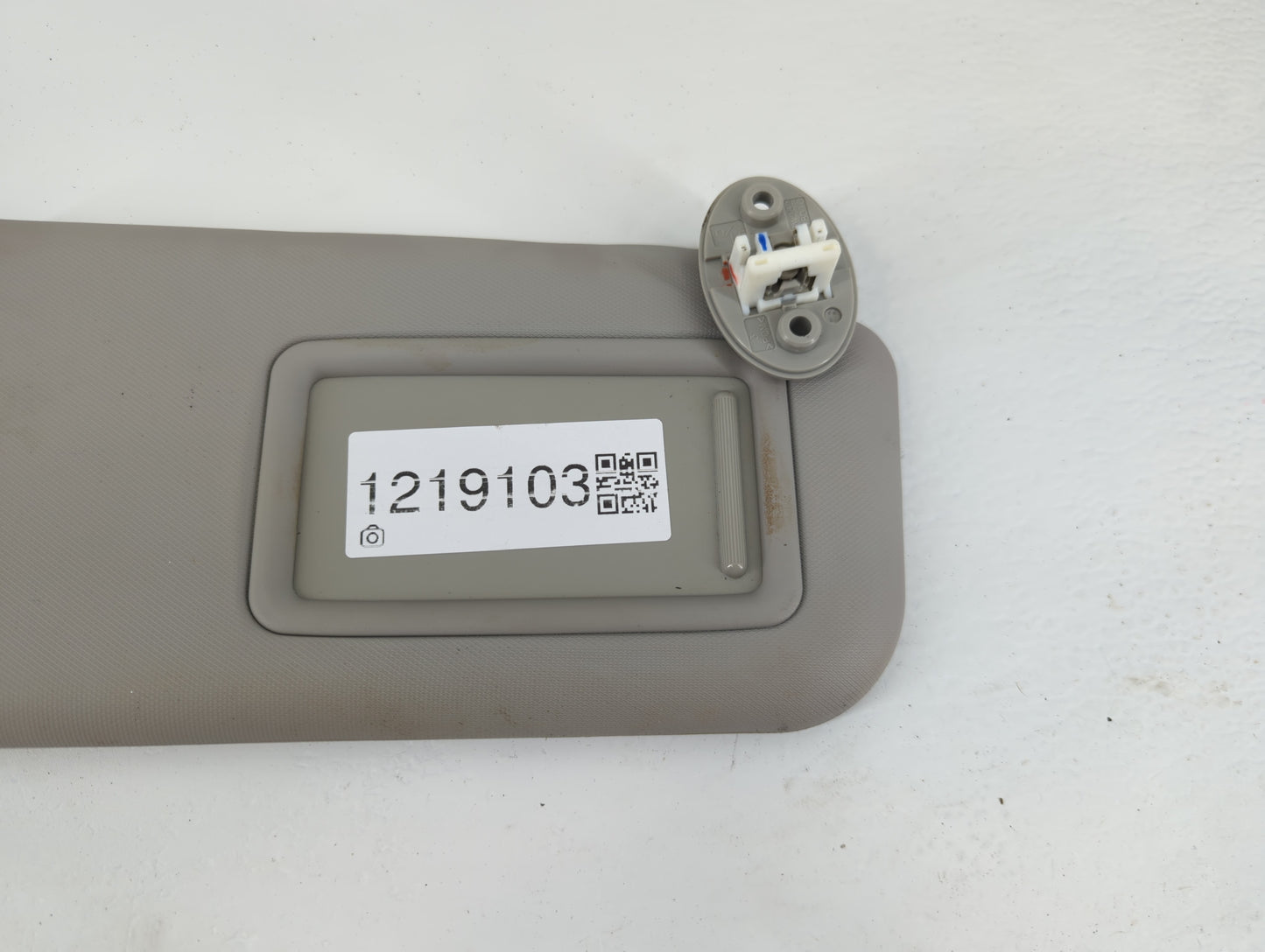 2017-2019 Toyota Corolla Sun Visor Shade Replacement Passenger Right Mirror Fits Fits 2017 2018 2019 OEM Used Auto Parts - O