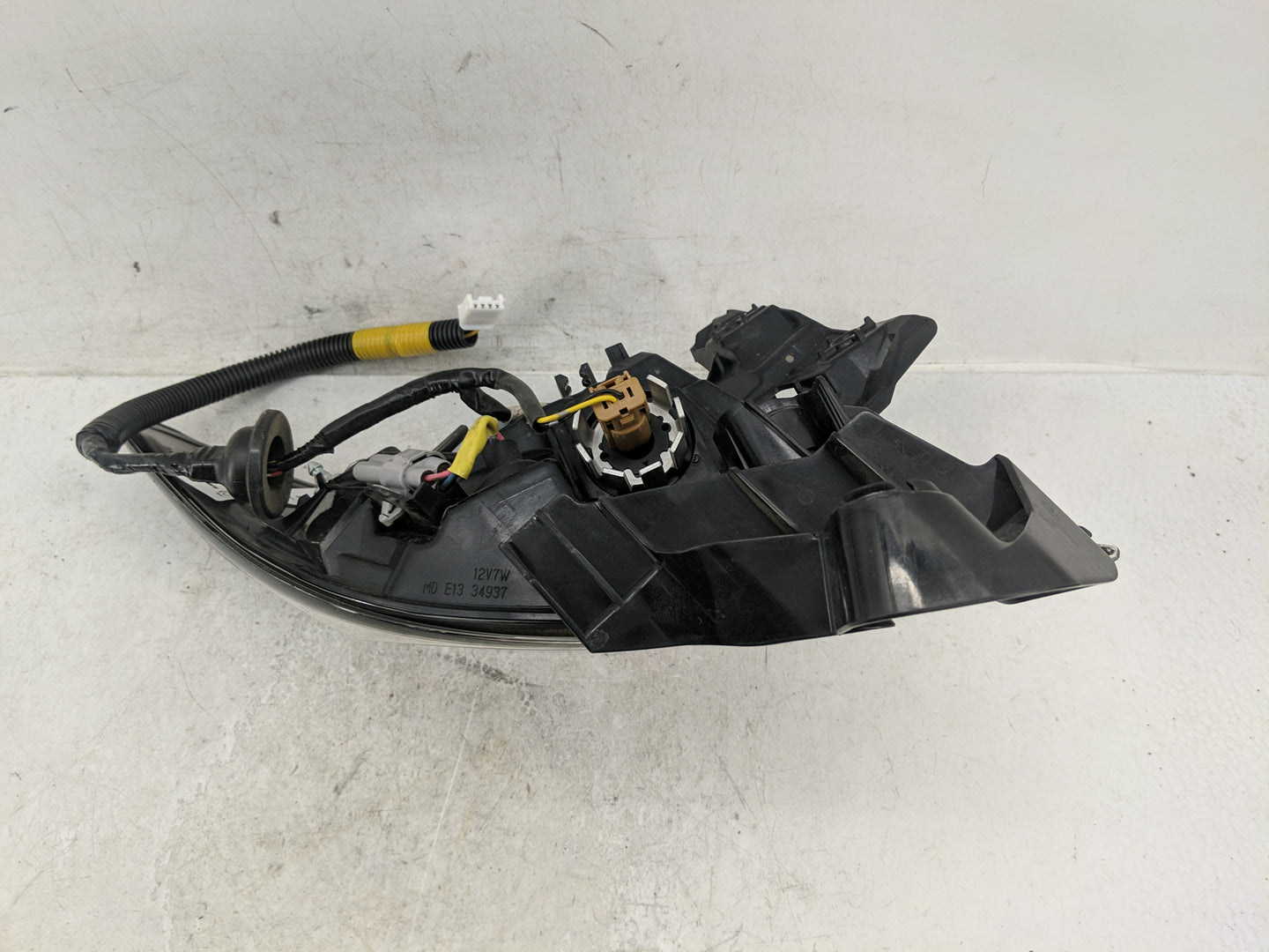 2019 Toyota Corolla Passenger Right Side Deck Lid Mounted Tail Light - Oemusedautoparts1.com