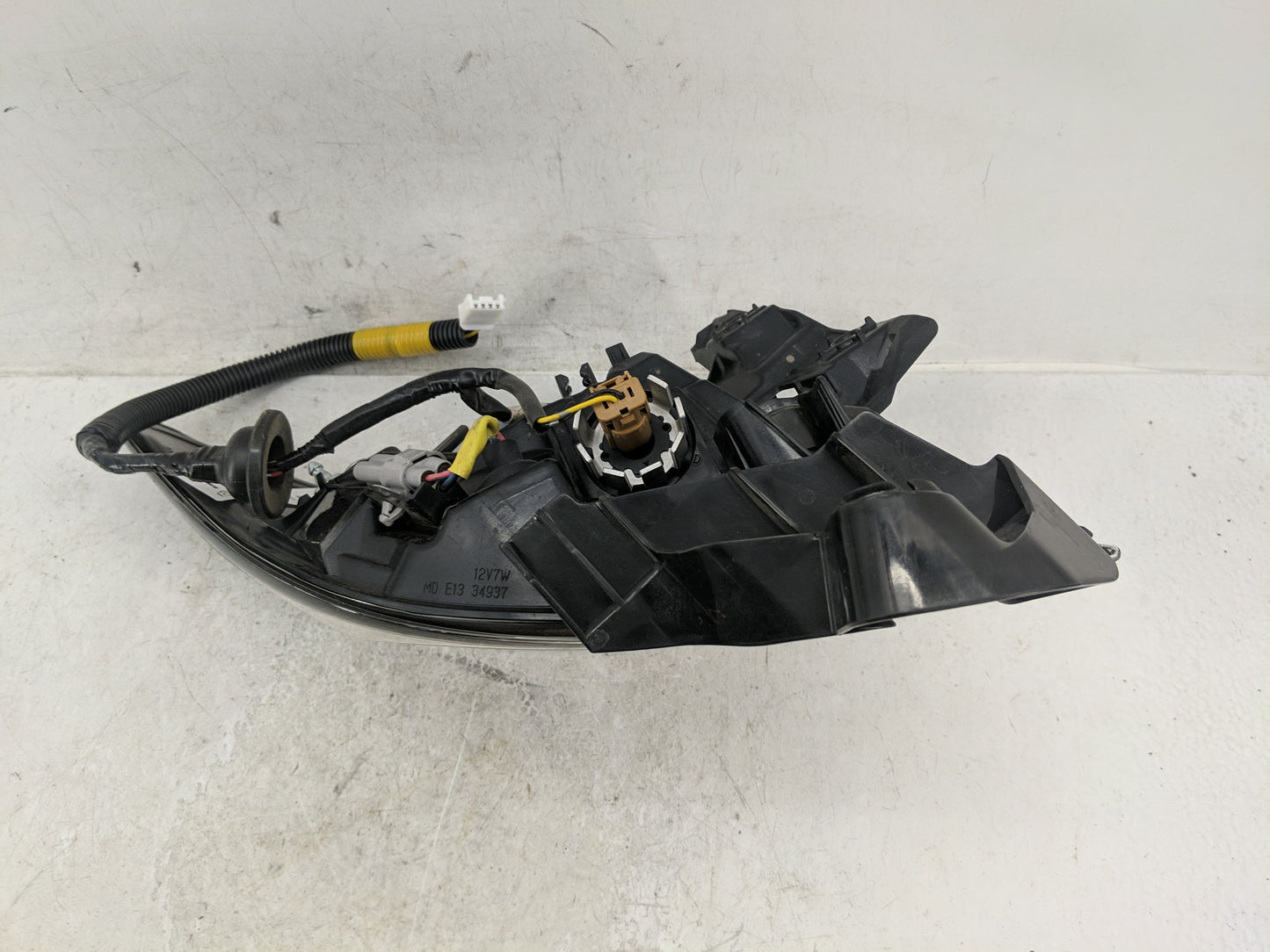 2019 Toyota Corolla Passenger Right Side Deck Lid Mounted Tail Light - Oemusedautoparts1.com