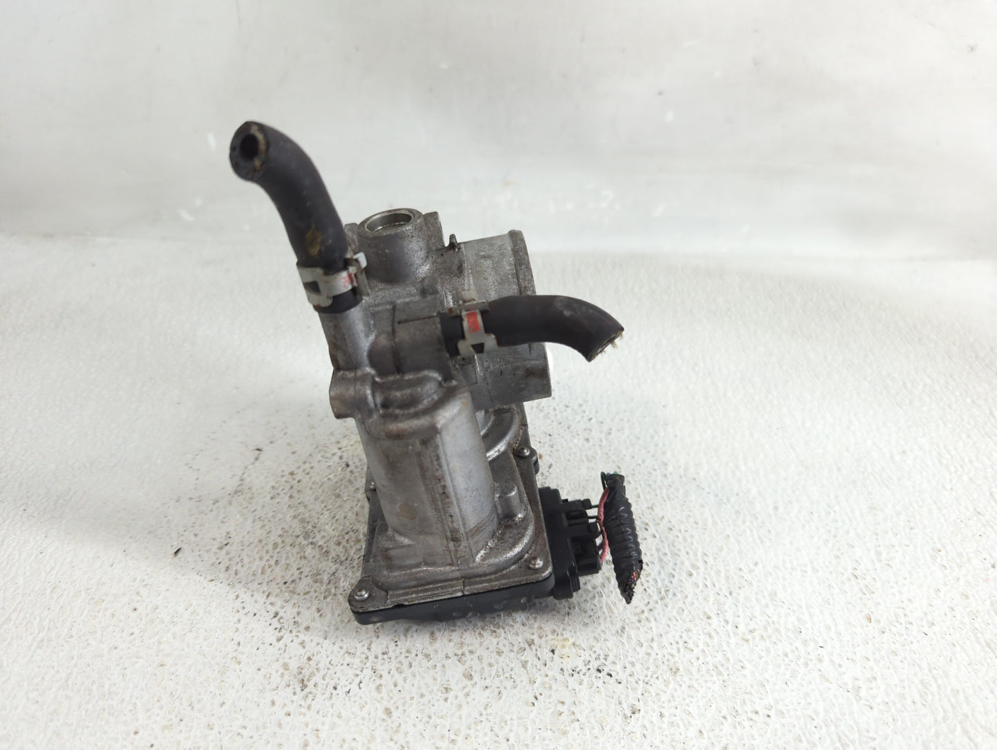 2011-2019 Toyota Corolla Throttle Body P/N:22030-0T080 Fits Fits 2011 2012 2013 2014 2015 2016 2017 2018 2019 OEM Used Auto 