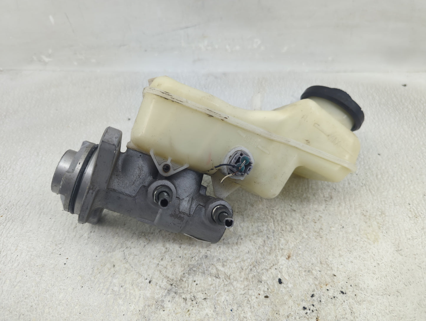 2014-2019 Toyota Corolla Brake Master Cylinder - Oemusedautoparts1.com