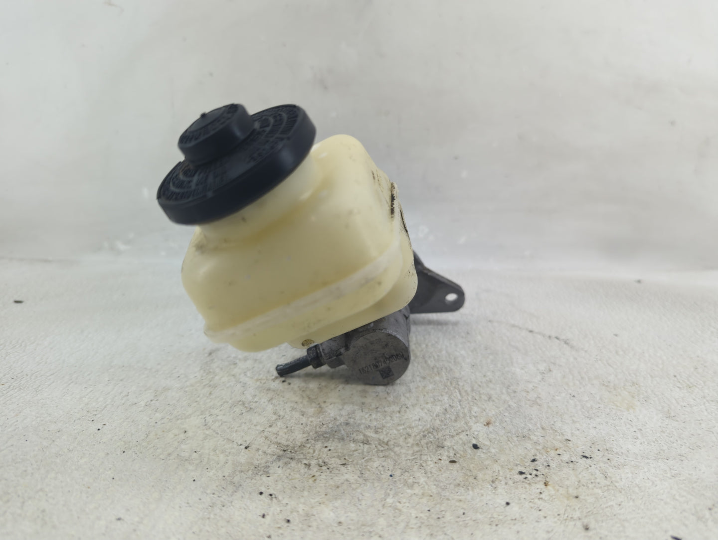 2014-2019 Toyota Corolla Brake Master Cylinder - Oemusedautoparts1.com