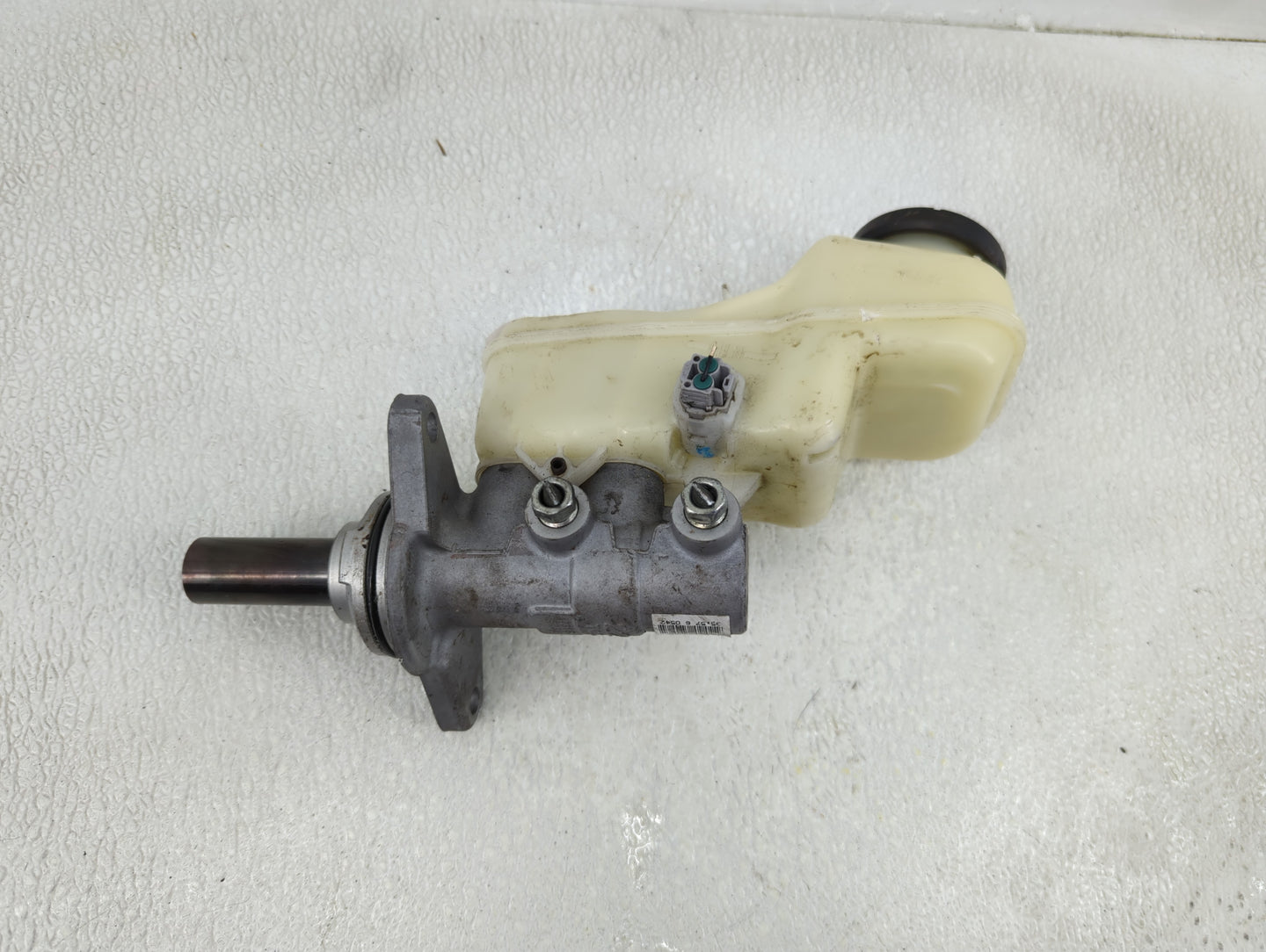 2014-2019 Toyota Corolla Brake Master Cylinder 1310376 - Oemusedautoparts1.com