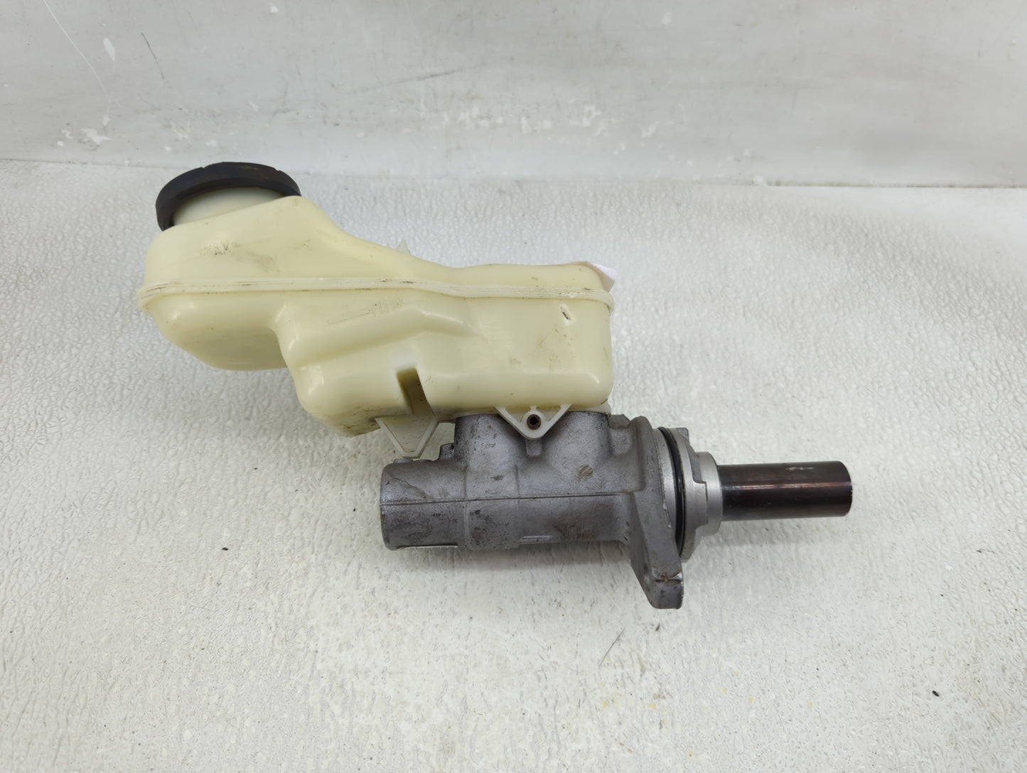 2014-2019 Toyota Corolla Brake Master Cylinder - Oemusedautoparts1.com