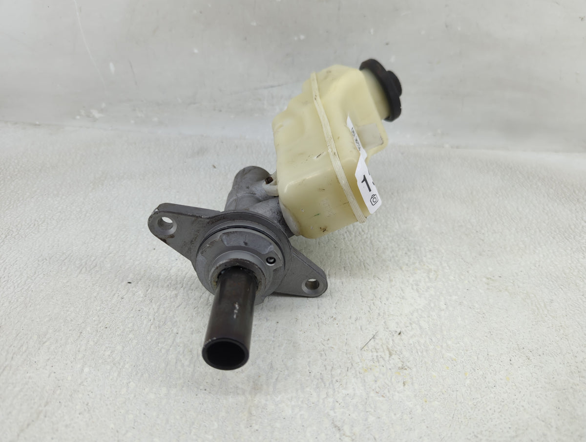 2014-2019 Toyota Corolla Brake Master Cylinder 1310376 - Oemusedautoparts1.com