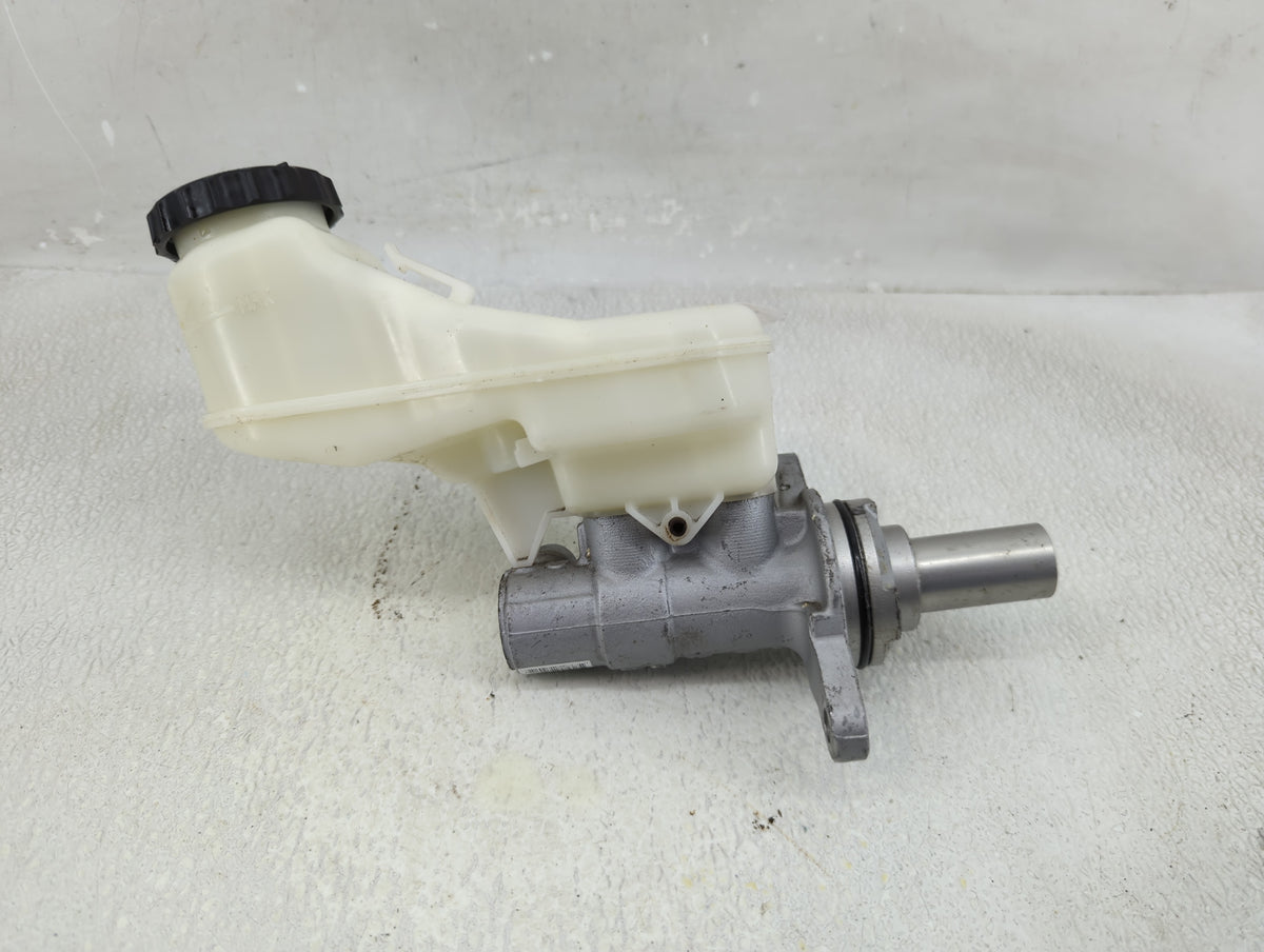 2019-2022 Toyota Corolla Brake Master Cylinder 1310764 - Oemusedautoparts1.com