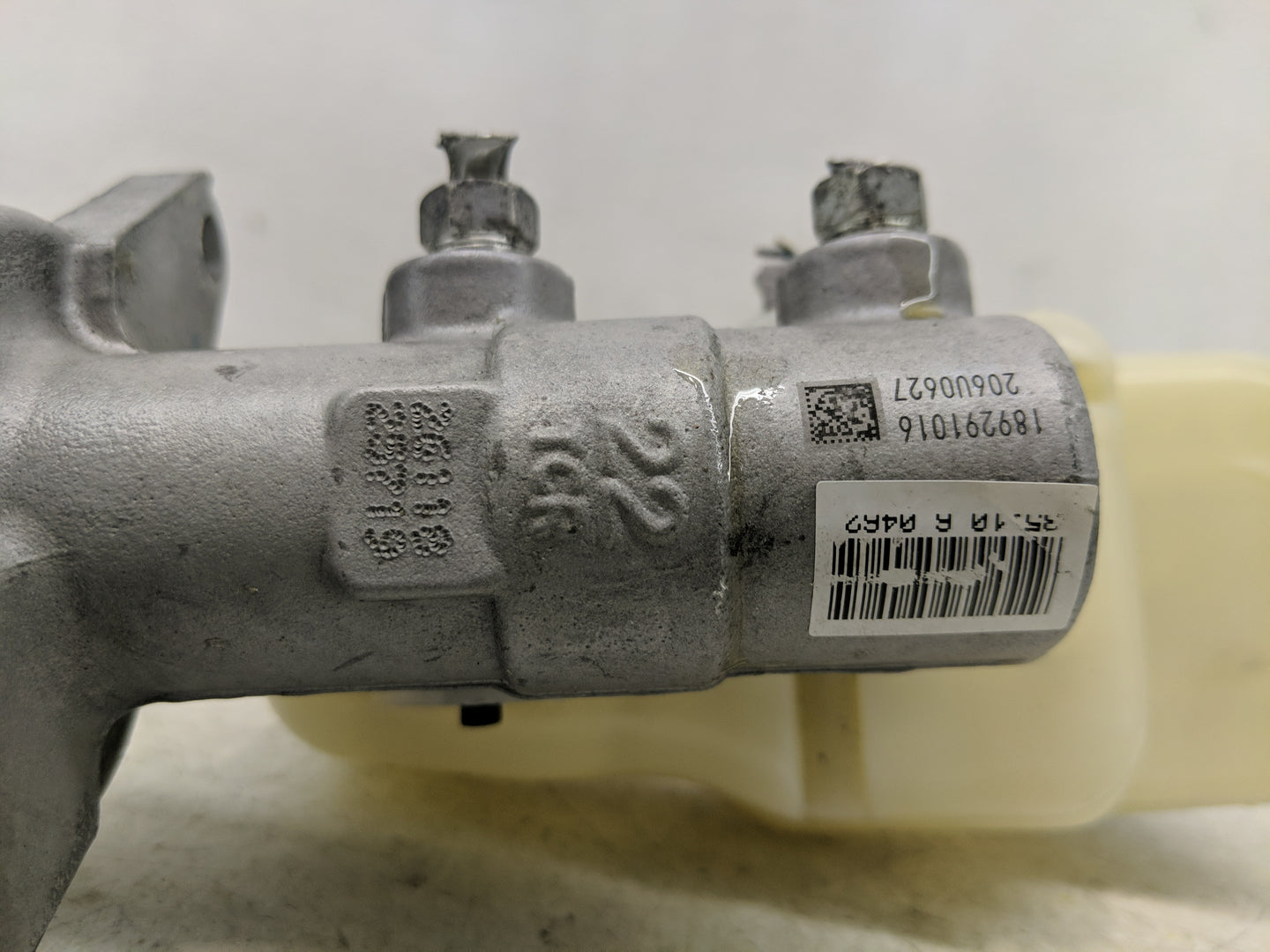 2014-2019 Toyota Corolla Brake Master Cylinder 1310776 - Oemusedautoparts1.com