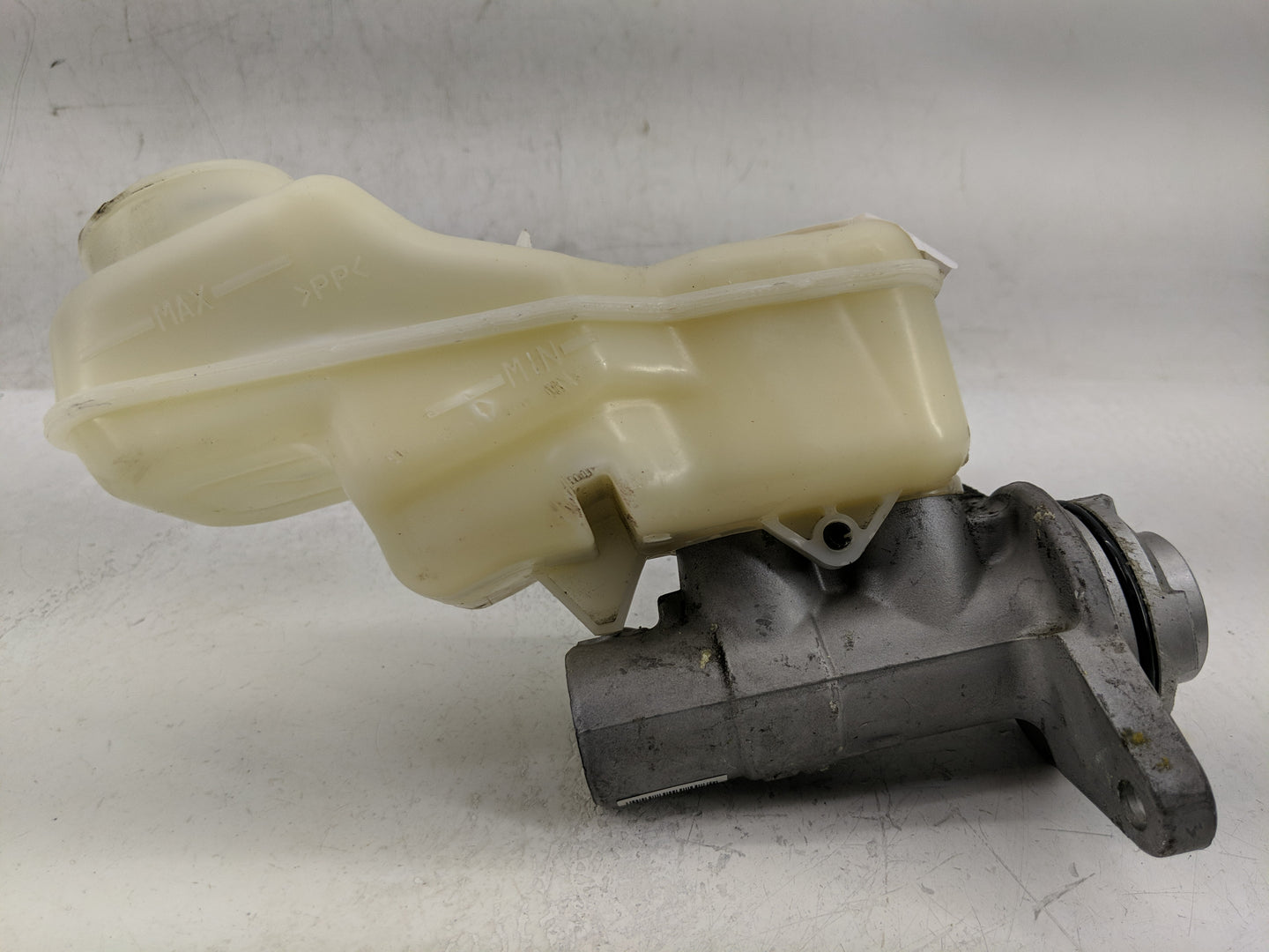 2014-2019 Toyota Corolla Brake Master Cylinder - Oemusedautoparts1.com