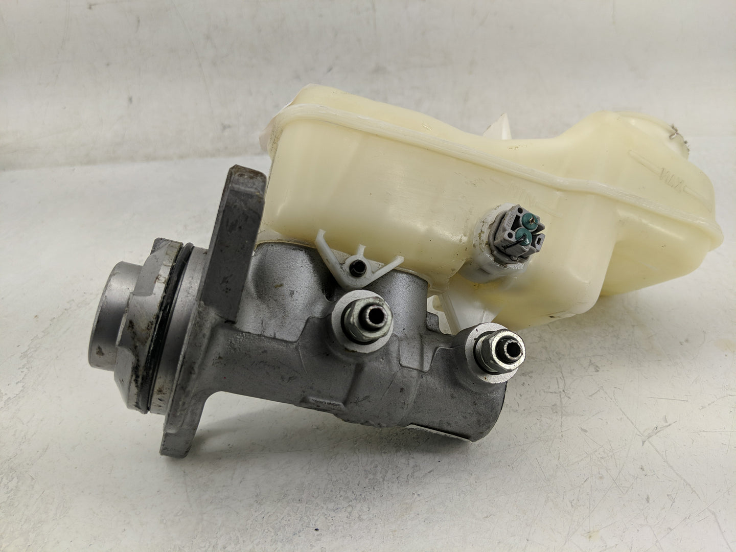 2014-2019 Toyota Corolla Brake Master Cylinder - Oemusedautoparts1.com