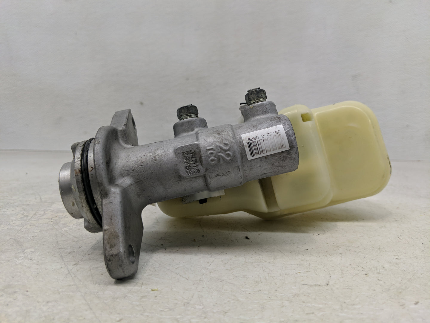 2014-2019 Toyota Corolla Brake Master Cylinder - Oemusedautoparts1.com