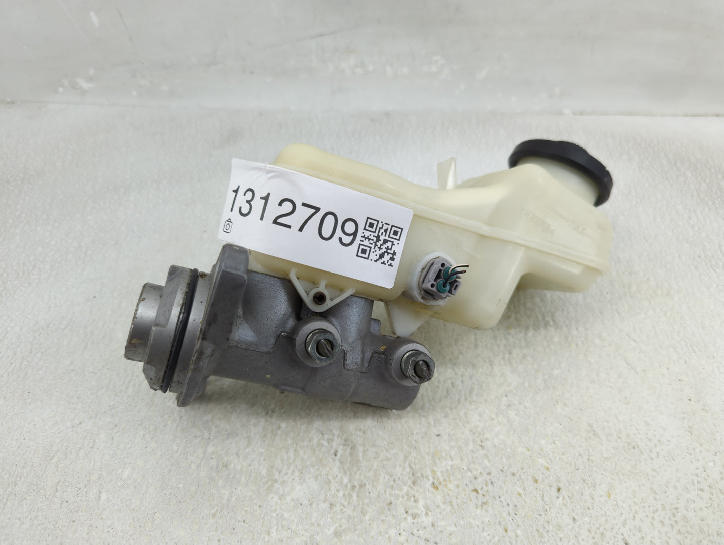 2014-2019 Toyota Corolla Brake Master Cylinder - Oemusedautoparts1.com