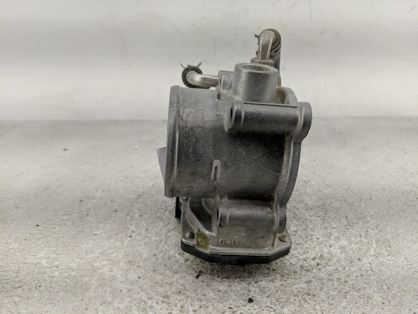 2020-2022 Toyota Corolla Throttle Body P/N:22030-0T130 22030-37040 Fits Fits 2013 2014 2018 2019 2020 2021 2022 OEM Used Aut