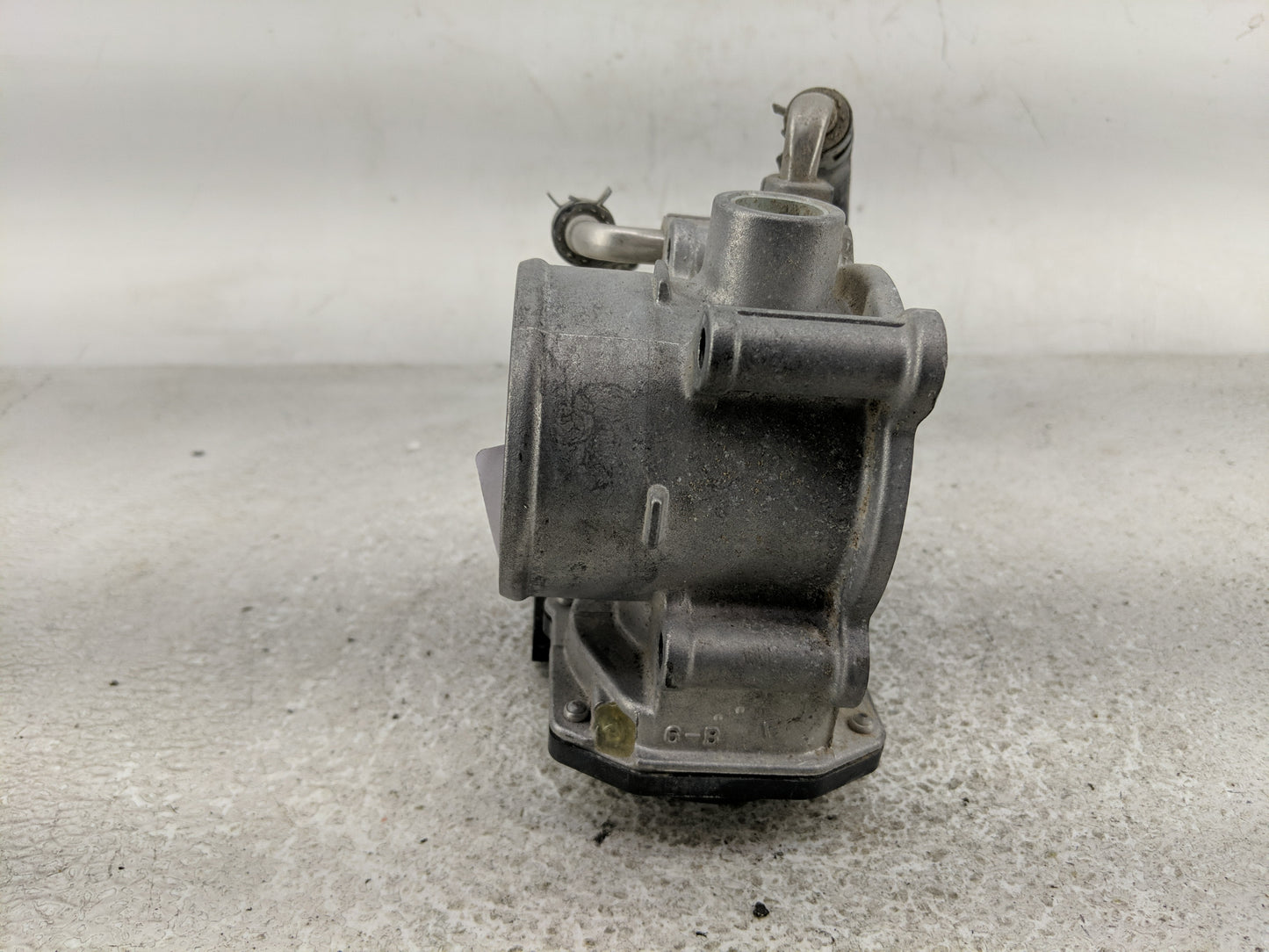 2020-2022 Toyota Corolla Throttle Body P/N:22030-0T130 22030-37040 Fits Fits 2013 2014 2018 2019 2020 2021 2022 OEM Used Aut
