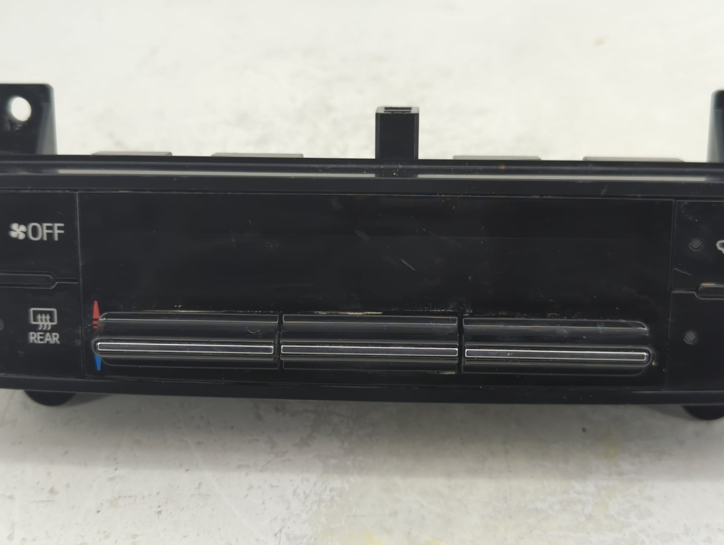 2019 Toyota Corolla Climate Control Module Temperature AC/Heater Replacement P/N:5590002A30 Fits OEM Used Auto Parts - Oemus