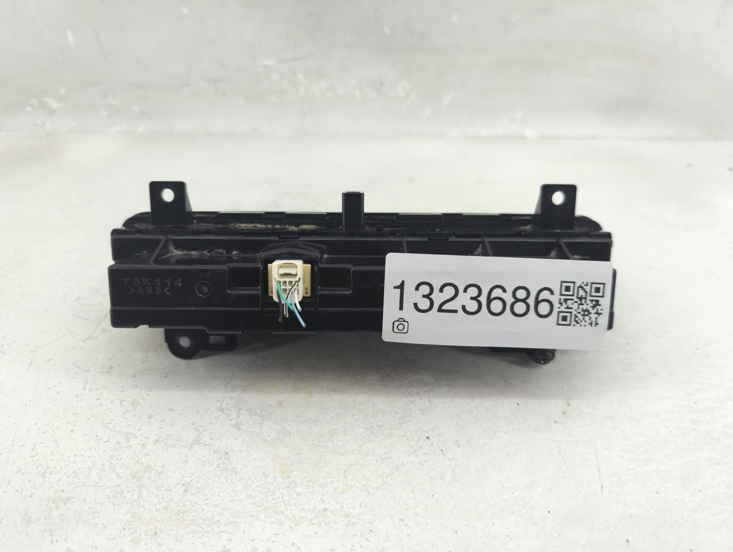2019 Toyota Corolla Climate Control Module Temperature AC/Heater Replacement P/N:5590002A30 Fits OEM Used Auto Parts - Oemus