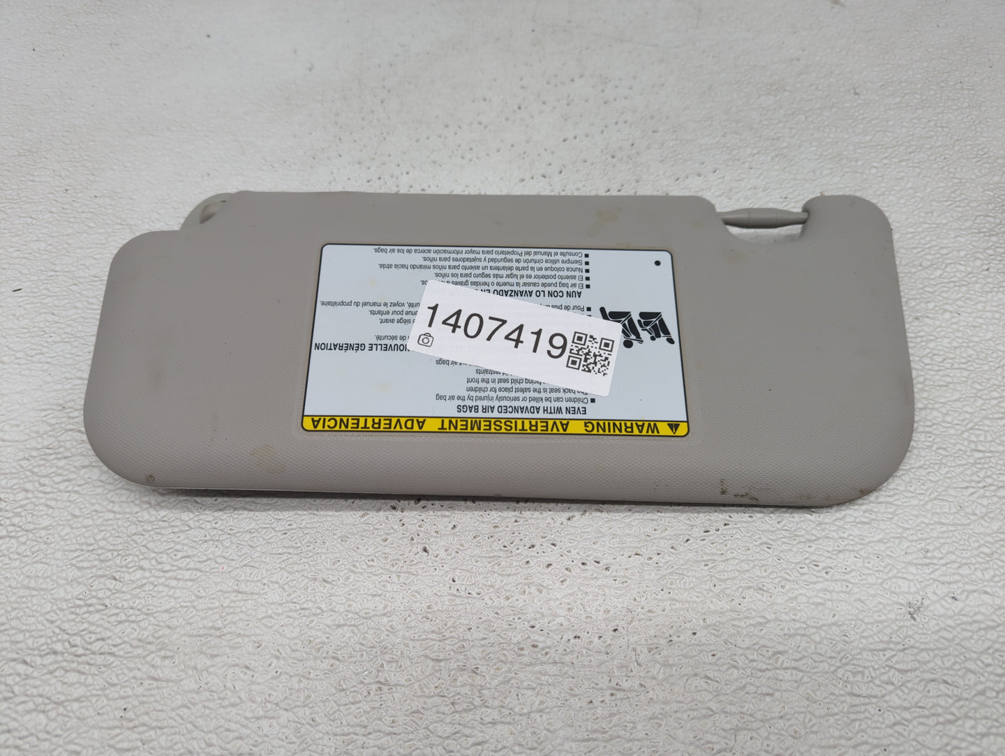 2017-2019 Toyota Corolla Sun Visor Shade Replacement Passenger Right Mirror Fits Fits 2017 2018 2019 OEM Used Auto Parts - O