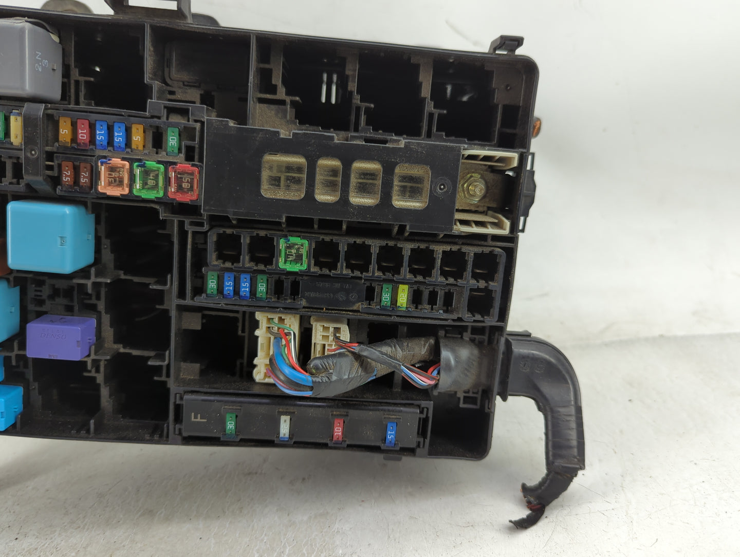 2014-2019 Toyota Corolla Fusebox Fuse Box Panel Relay Module P/N:9225 N0A2 Fits Fits 2014 2015 2016 2017 2018 2019 OEM Used 