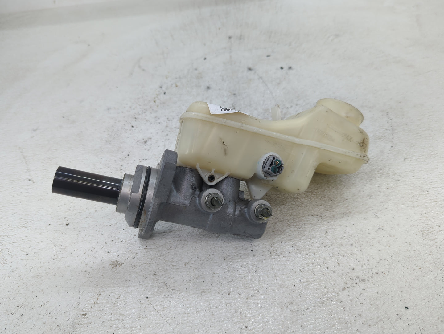 2014-2019 Toyota Corolla Brake Master Cylinder 1422773 - Oemusedautoparts1.com