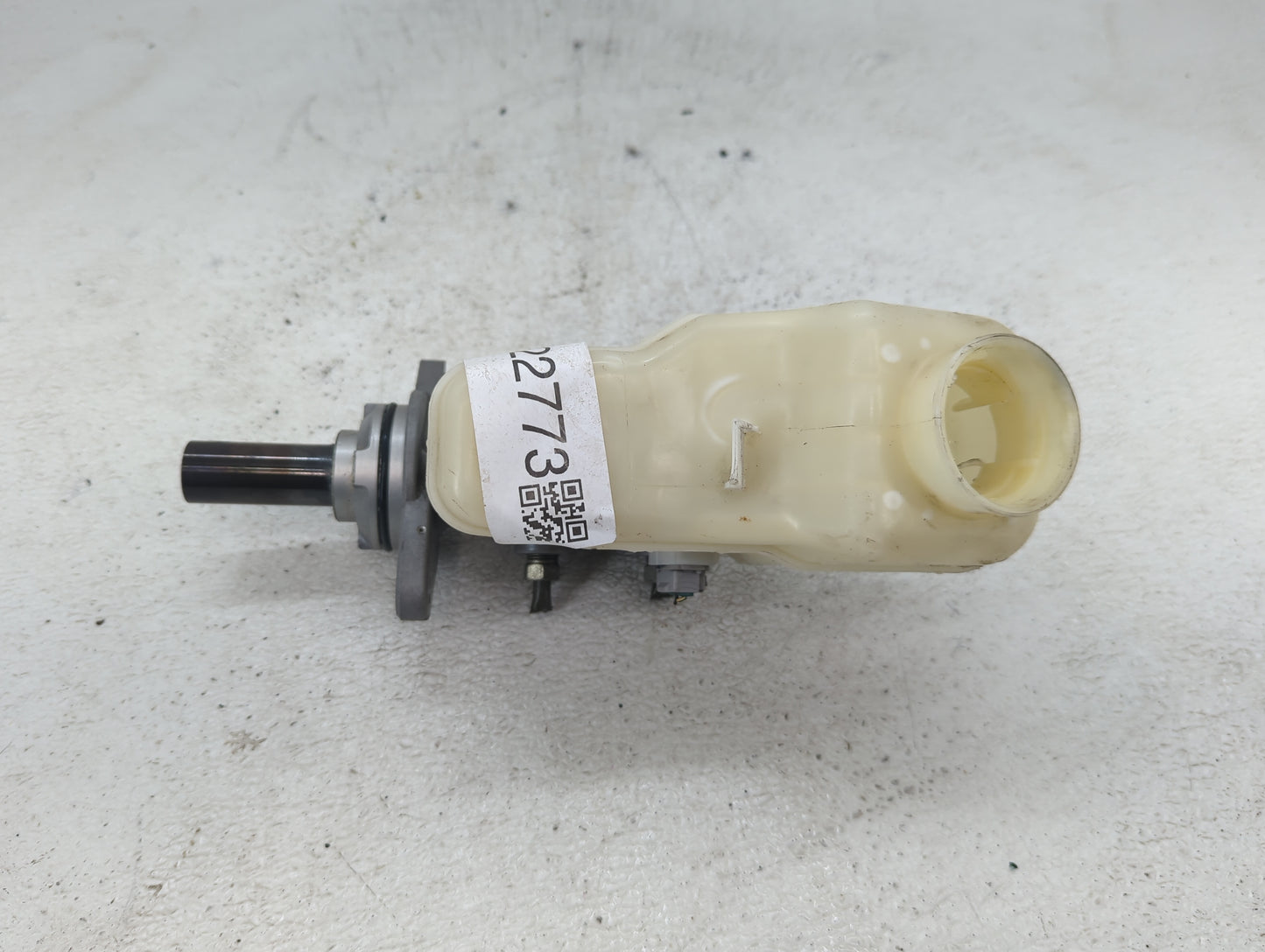 2014-2019 Toyota Corolla Brake Master Cylinder 1422773 - Oemusedautoparts1.com