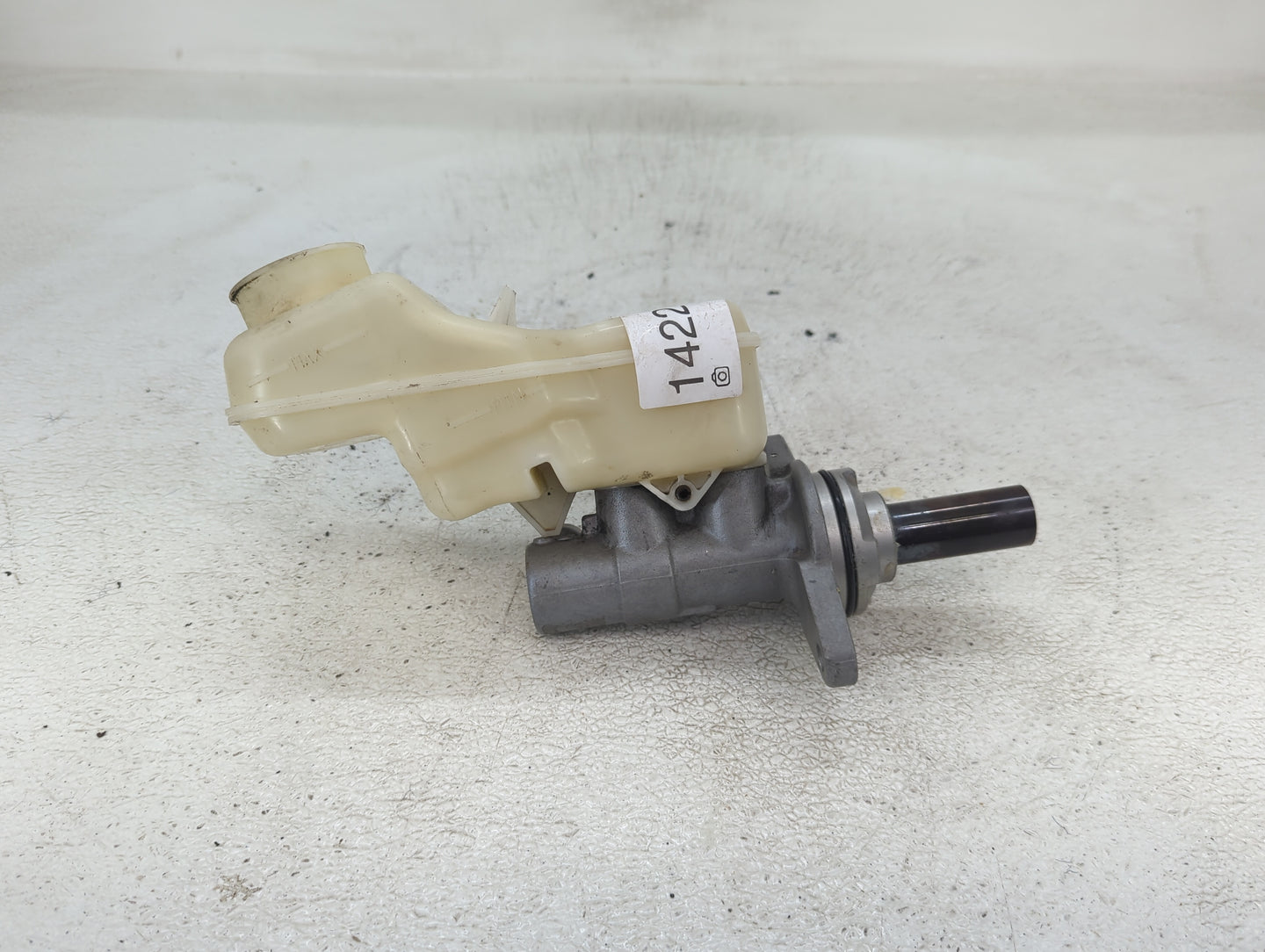 2014-2019 Toyota Corolla Brake Master Cylinder 1422773 - Oemusedautoparts1.com