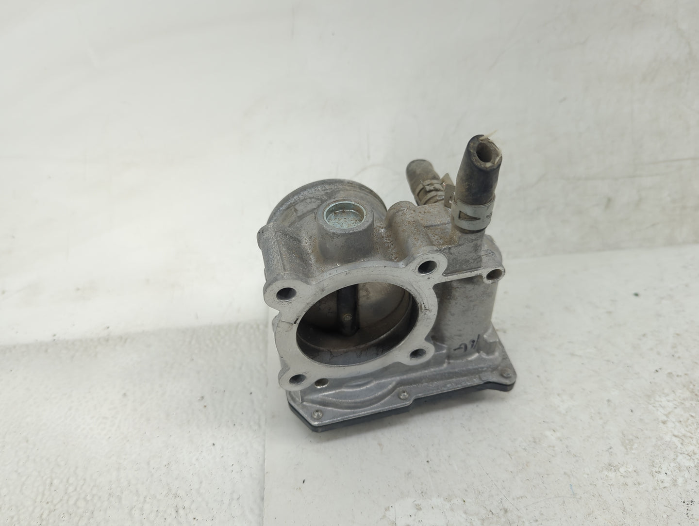2011-2019 Toyota Corolla Throttle Body P/N:22030-0T080 Fits Fits 2011 2012 2013 2014 2015 2016 2017 2018 2019 OEM Used Auto 