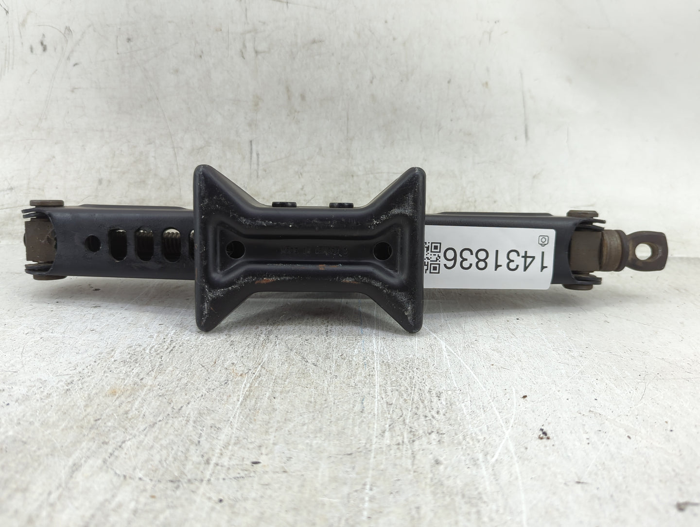 2019 Toyota Corolla Spare Scissor Car Jack - Oemusedautoparts1.com