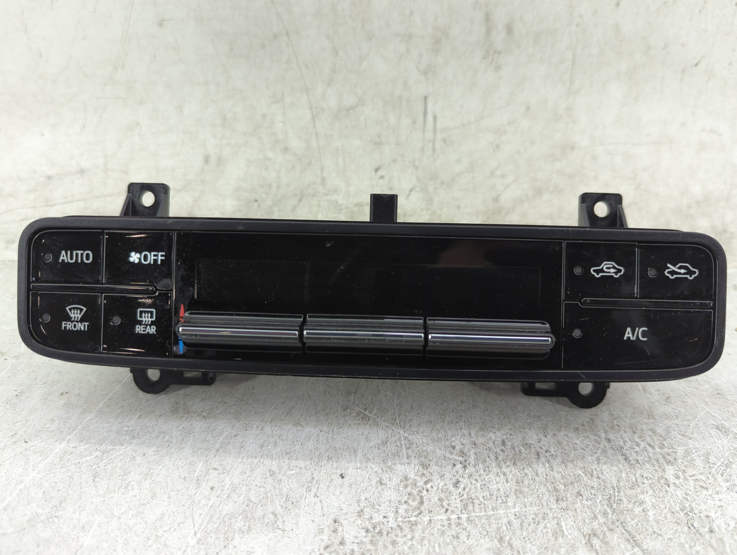 2019 Toyota Corolla Climate Control Module Temperature AC/Heater Replacement P/N:75K114 Fits OEM Used Auto Parts - Oemusedau
